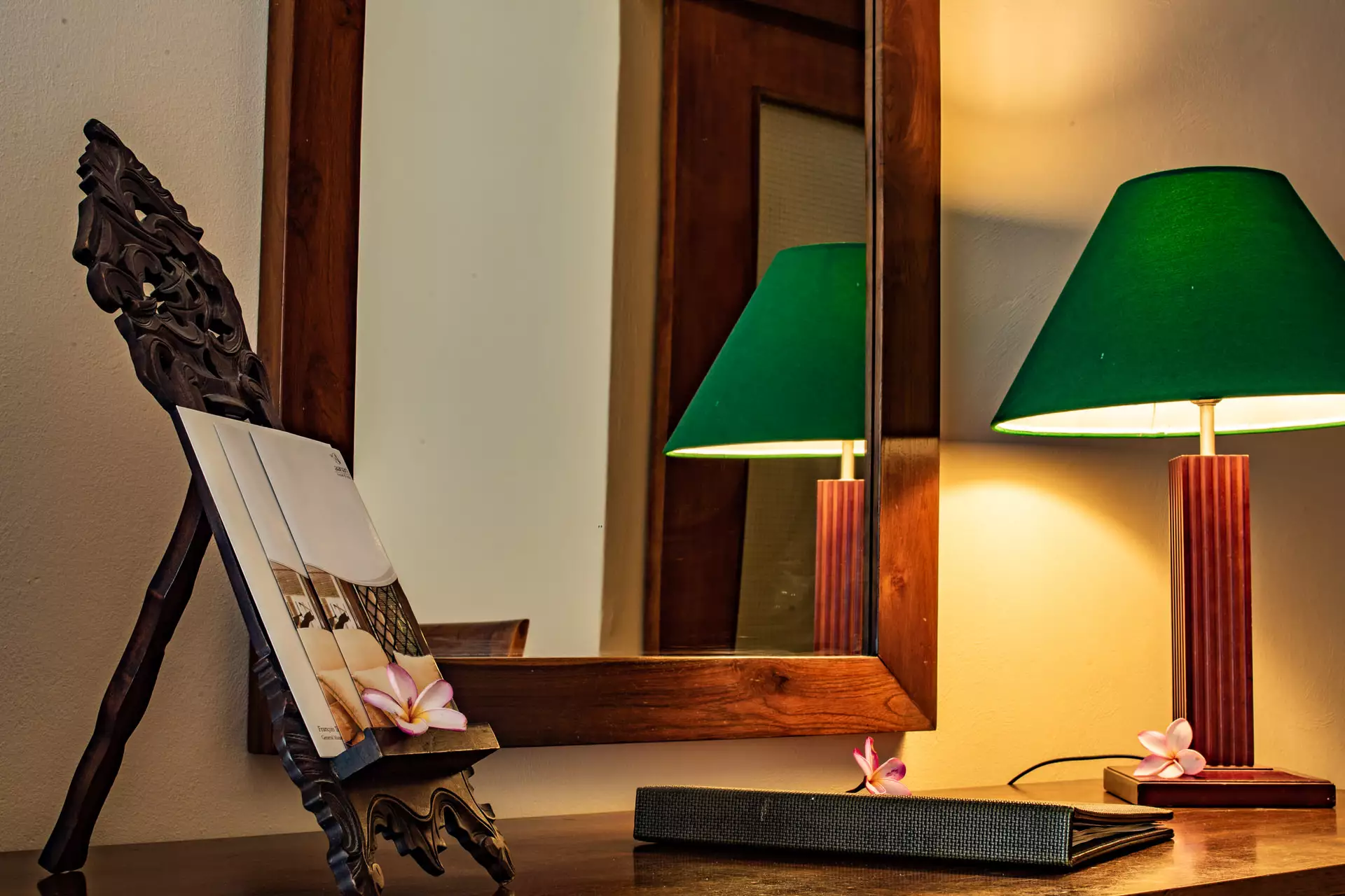 Aanari -Bathroom Set - Dressing Table - Mauritius.com.webp