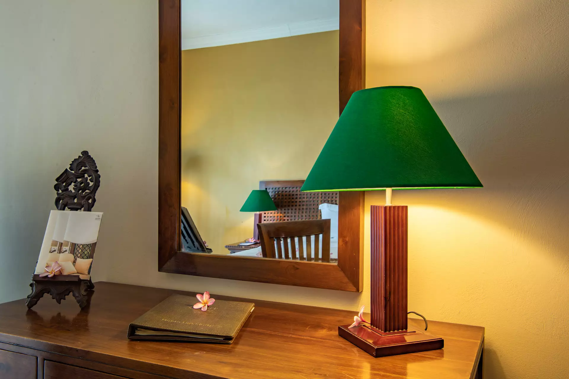 Aanari Hotel and Spa -Bathroom Set - Dressing Table - Mauritius.com (2).webp