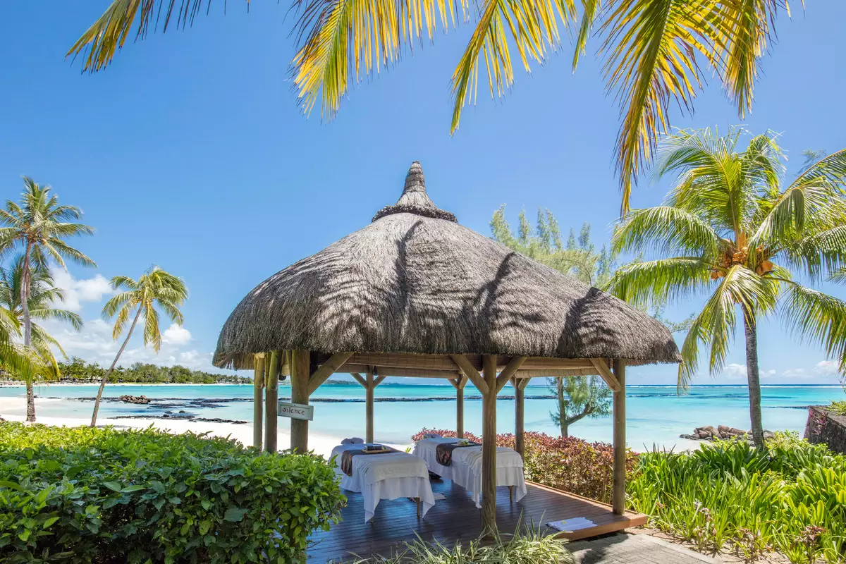 Ambre Mauritius, A Sun Resort_SPA-KIOSK-ON-THE-BEACH (3).webp