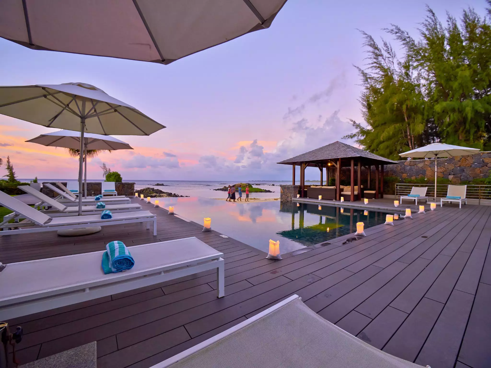 Bon Azur Beachfront Suites and Penthouses by Lov (11).webp