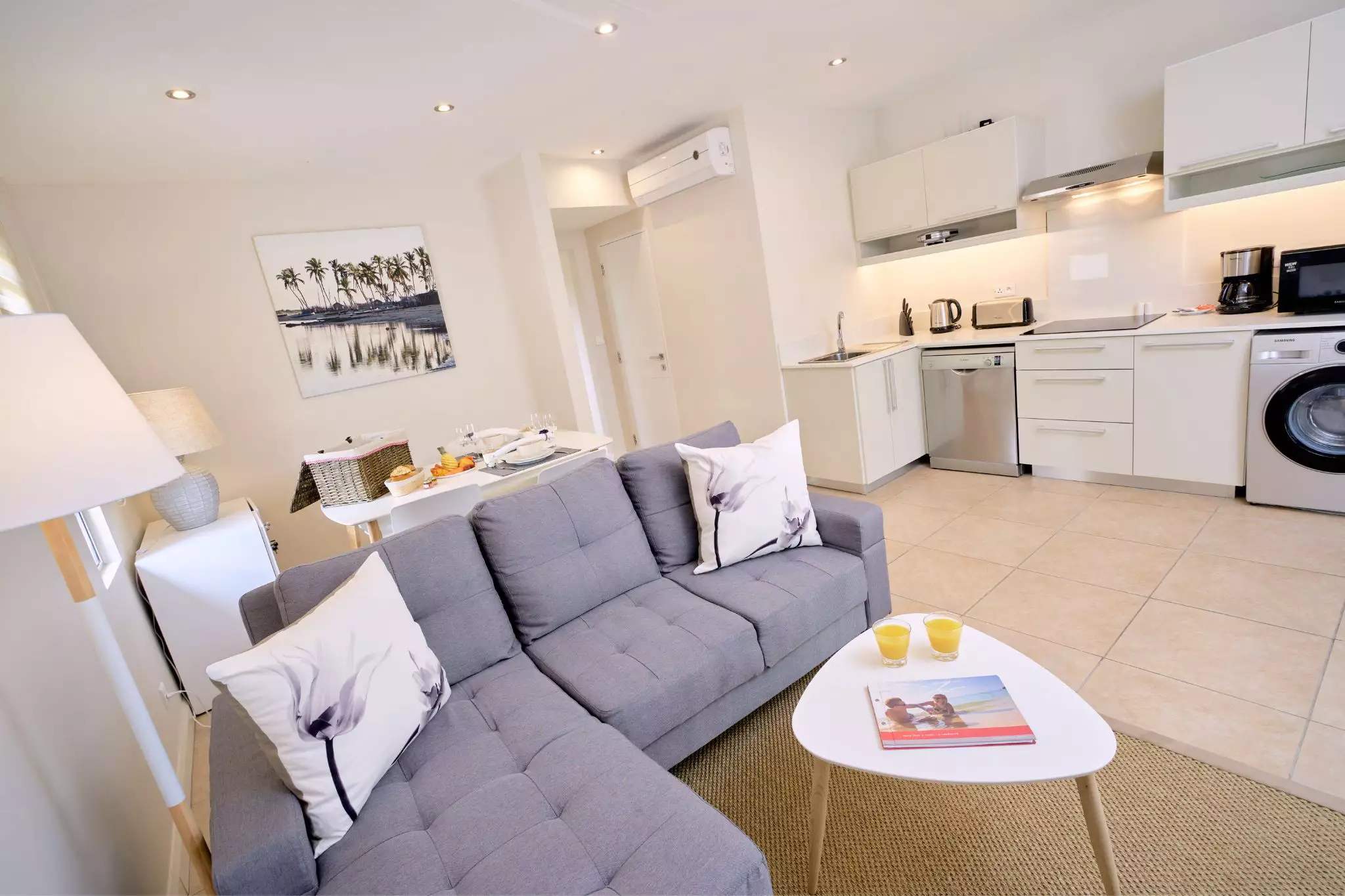 Bon Azur Beachfront Suites and Penthouses by Lov (20).webp