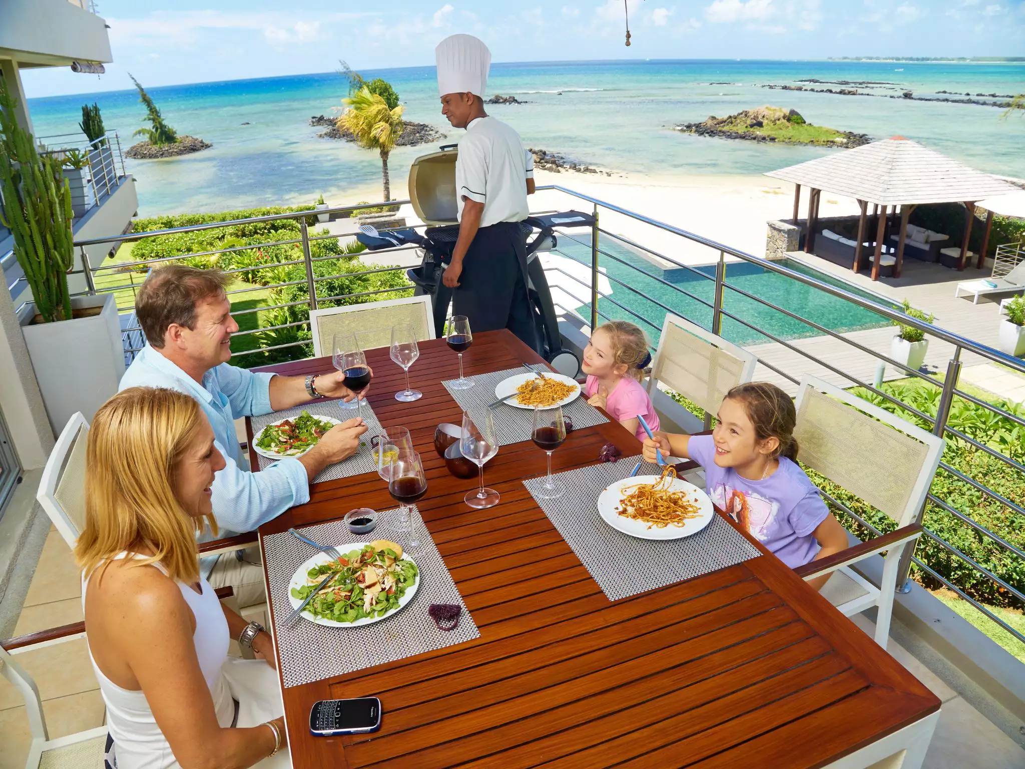 Bon Azur Beachfront Suites and Penthouses by Lov (2).webp