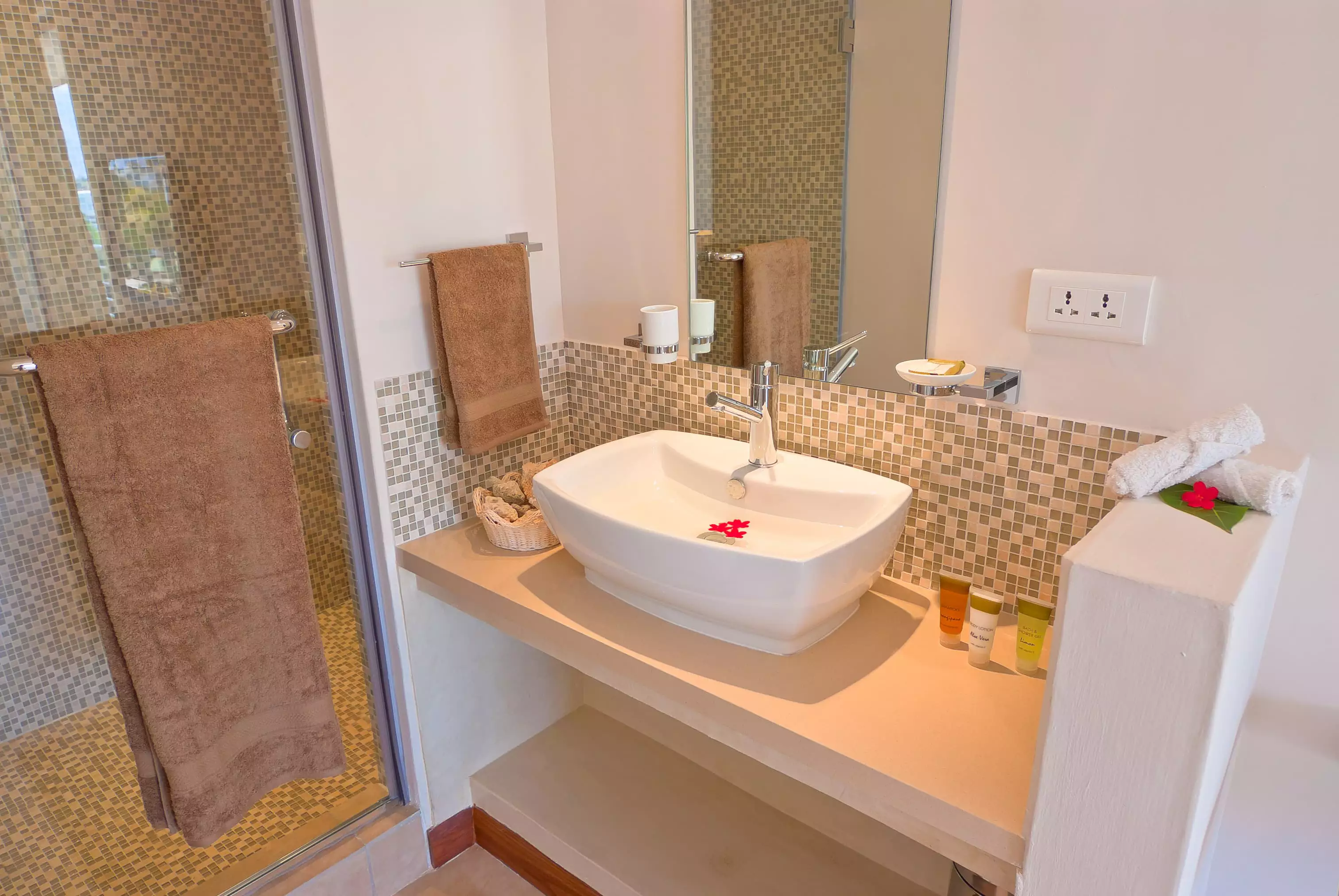 Bon Azur Penthouse Bathroom.webp