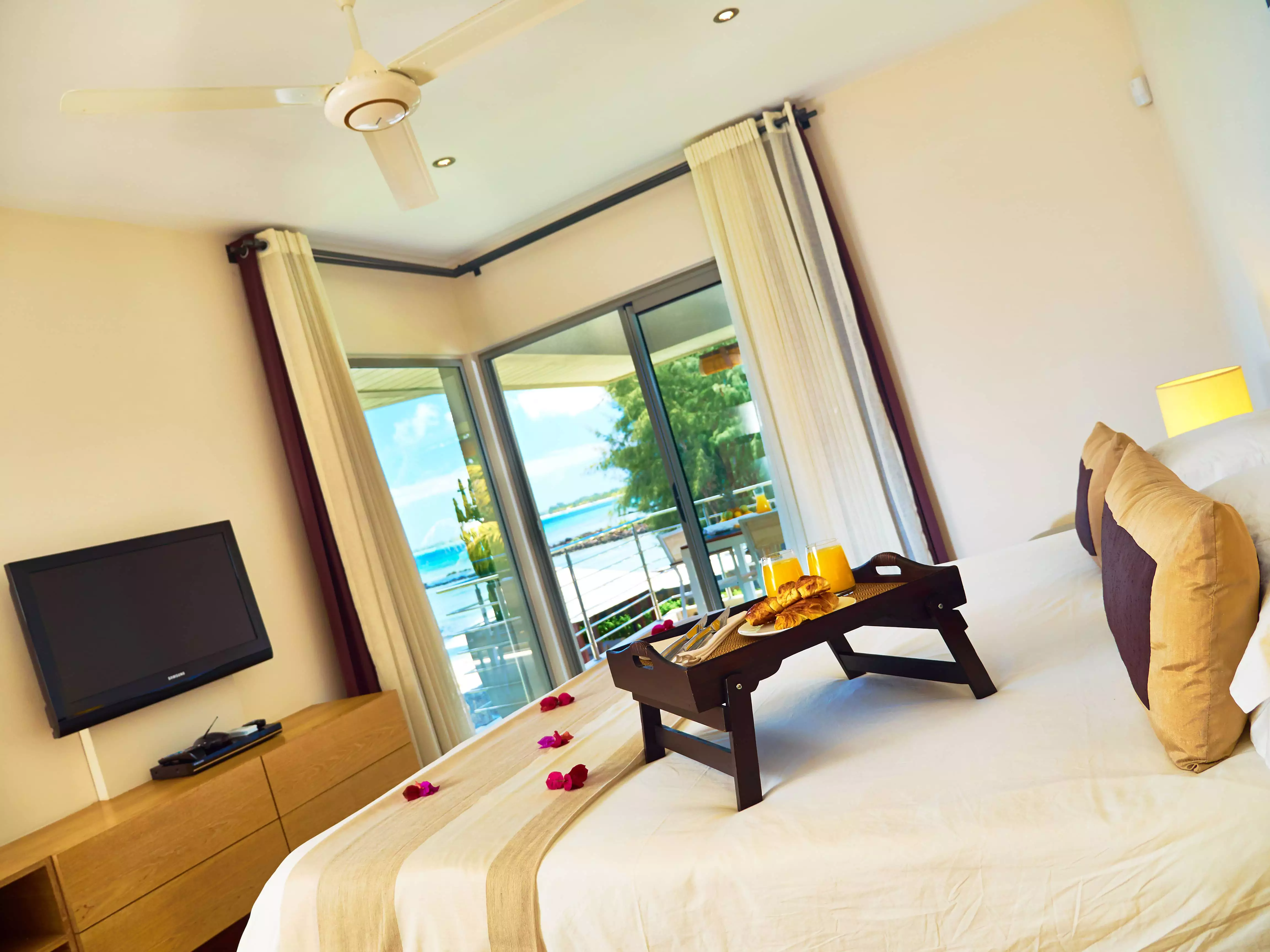 Bon Azur Suite Bedroom (6).webp
