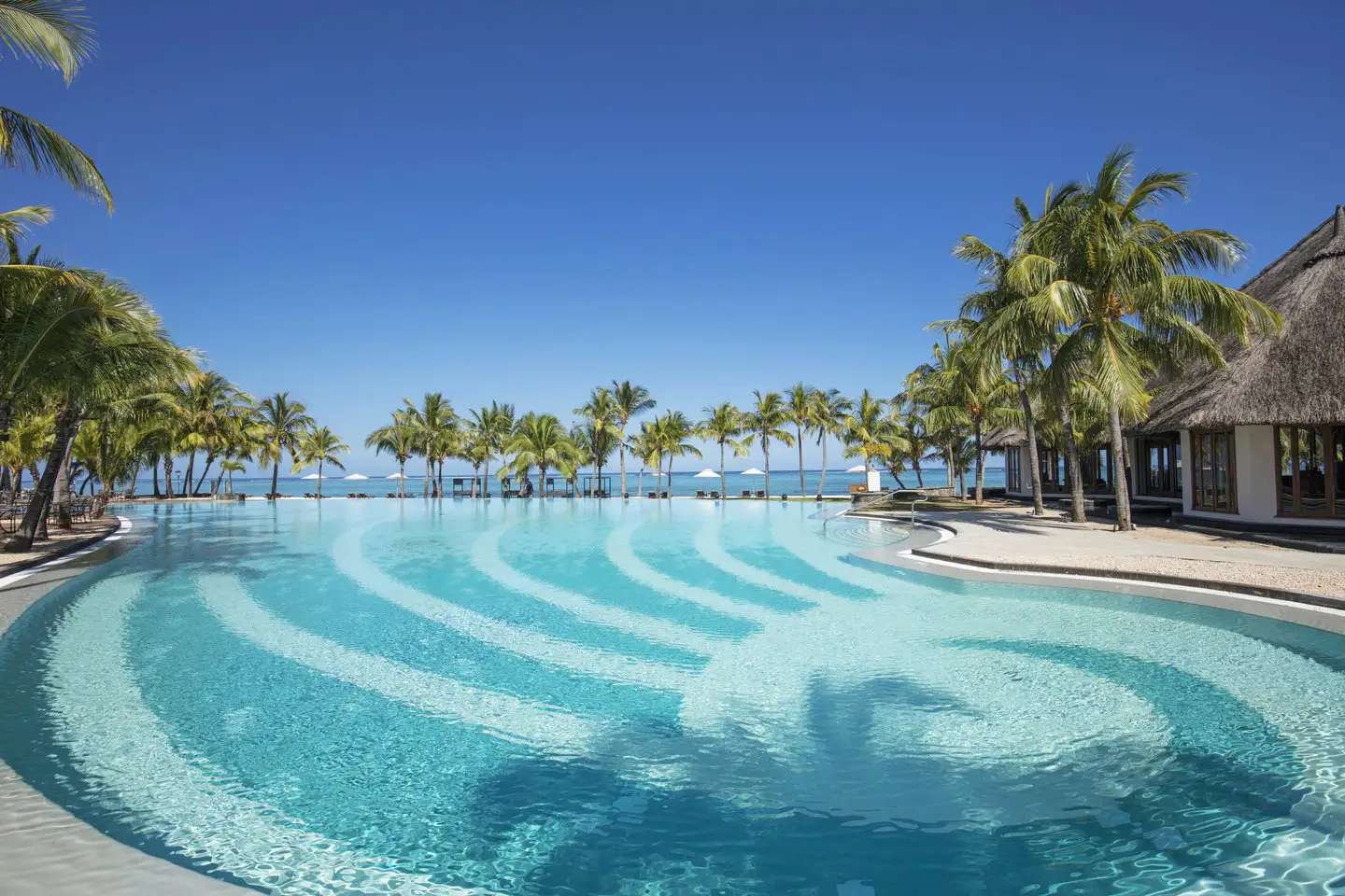 Dinarobin Beachcomber Golf Resort