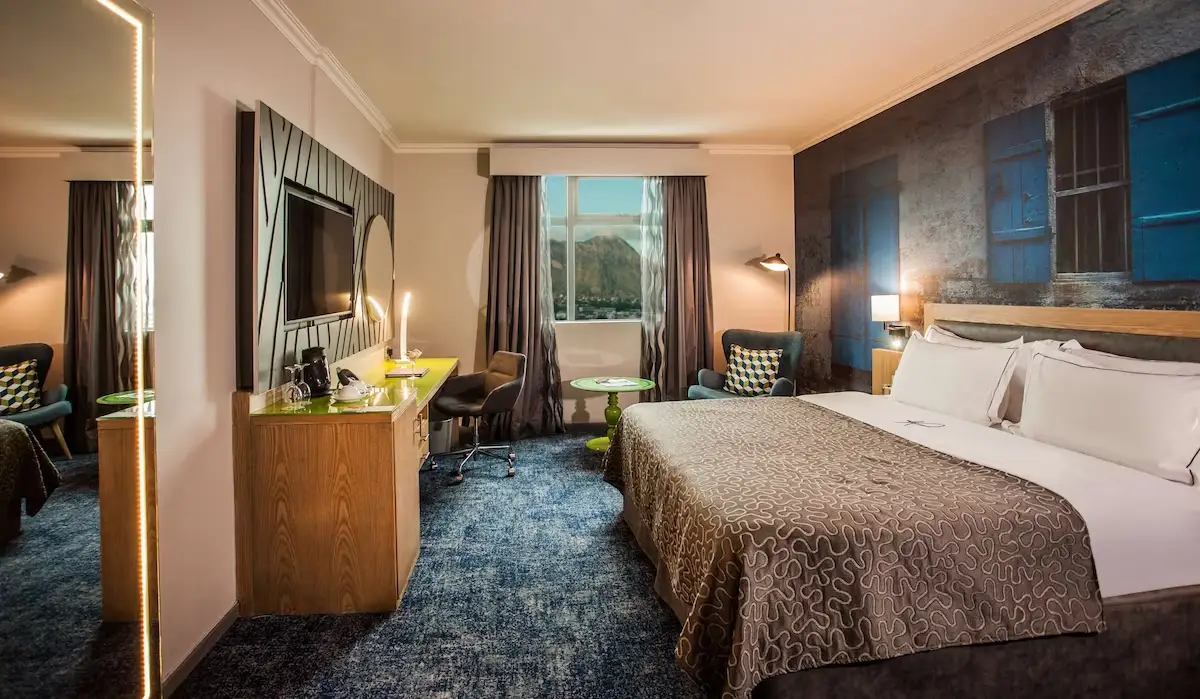 Hennessy Park Hotel