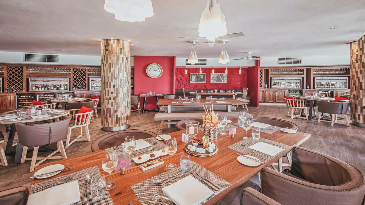 La Pirogue Mauritius, A Sunlife Resort_Bar_Van_Der_Stel_Wine_Bar (3).webp