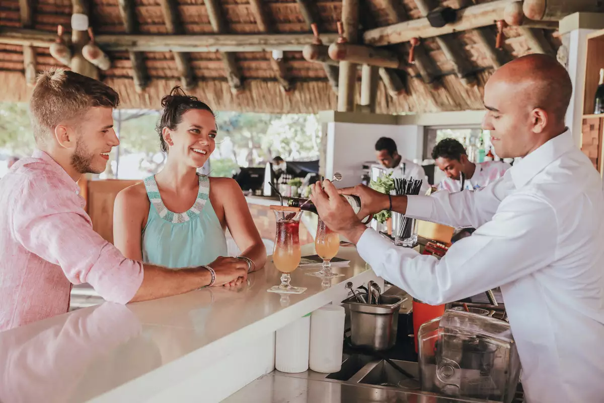 La Pirogue Mauritius, A Sunlife Resort_Le_Morne_Beach_Bar (2).webp