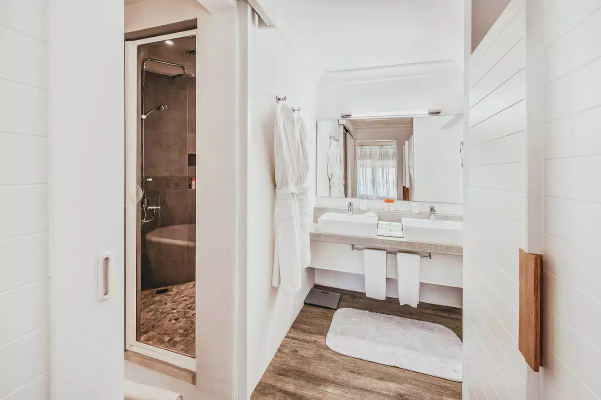 La Pirogue Mauritius, A Sunlife Resort_Rooms_Deluxe_Beach_Family_Pavilion (2).webp