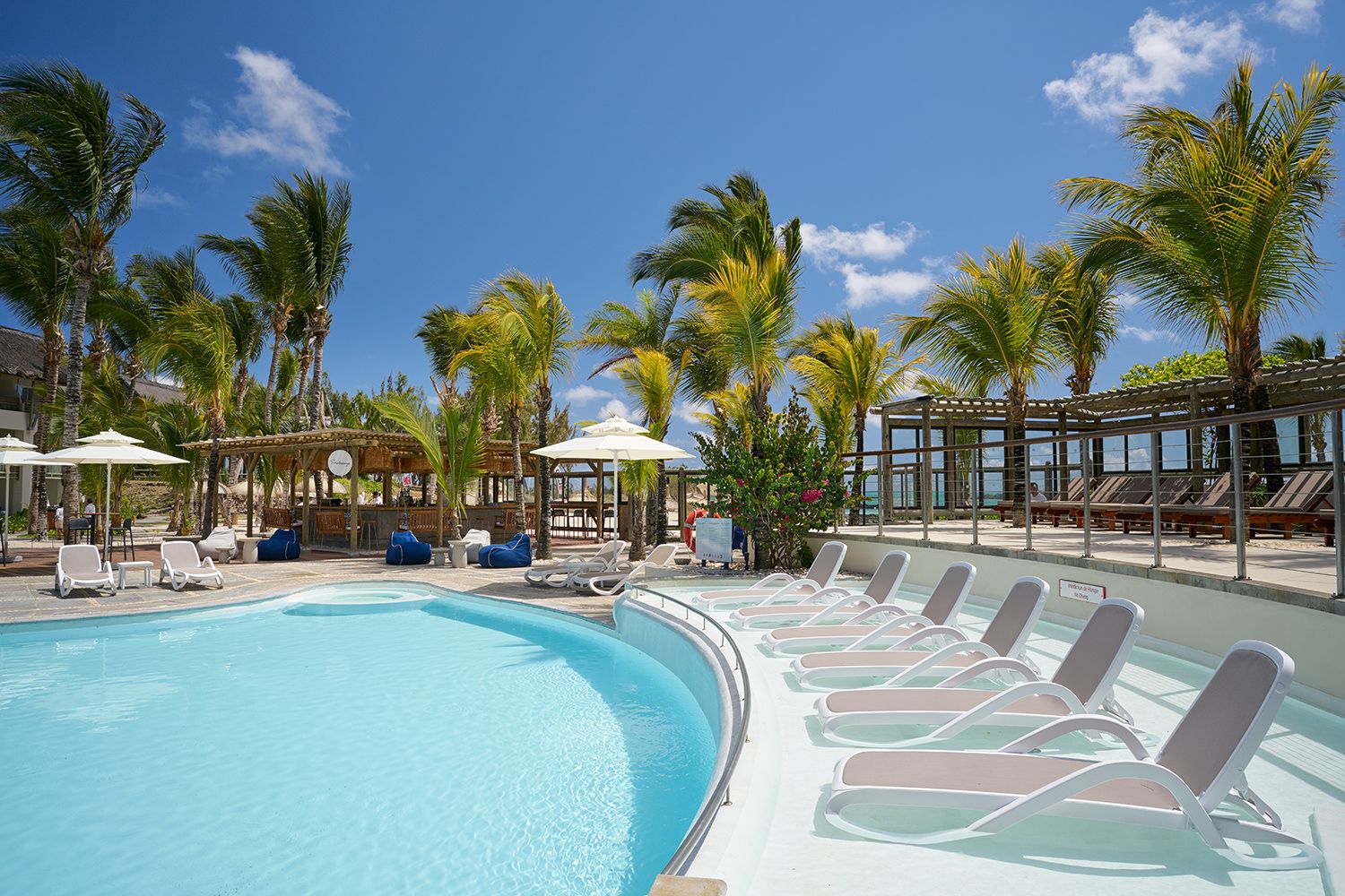 Lagoon Attitude Hotel - Pool - Mauritius.com.jpg