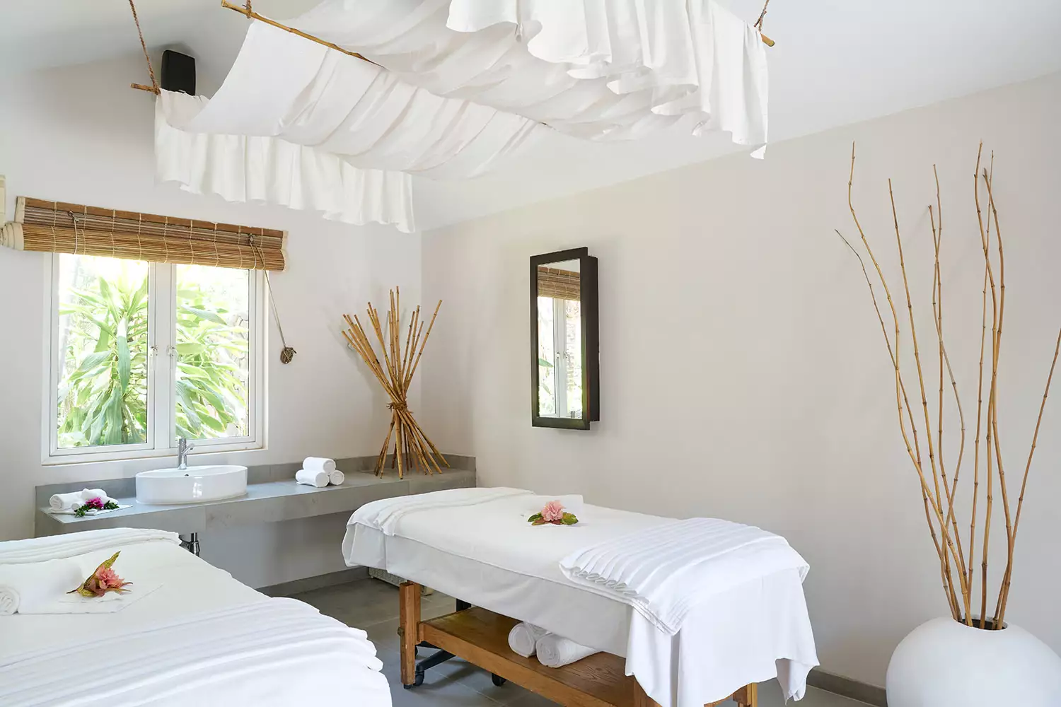 Lagoon-Attitude-Spa (3).webp