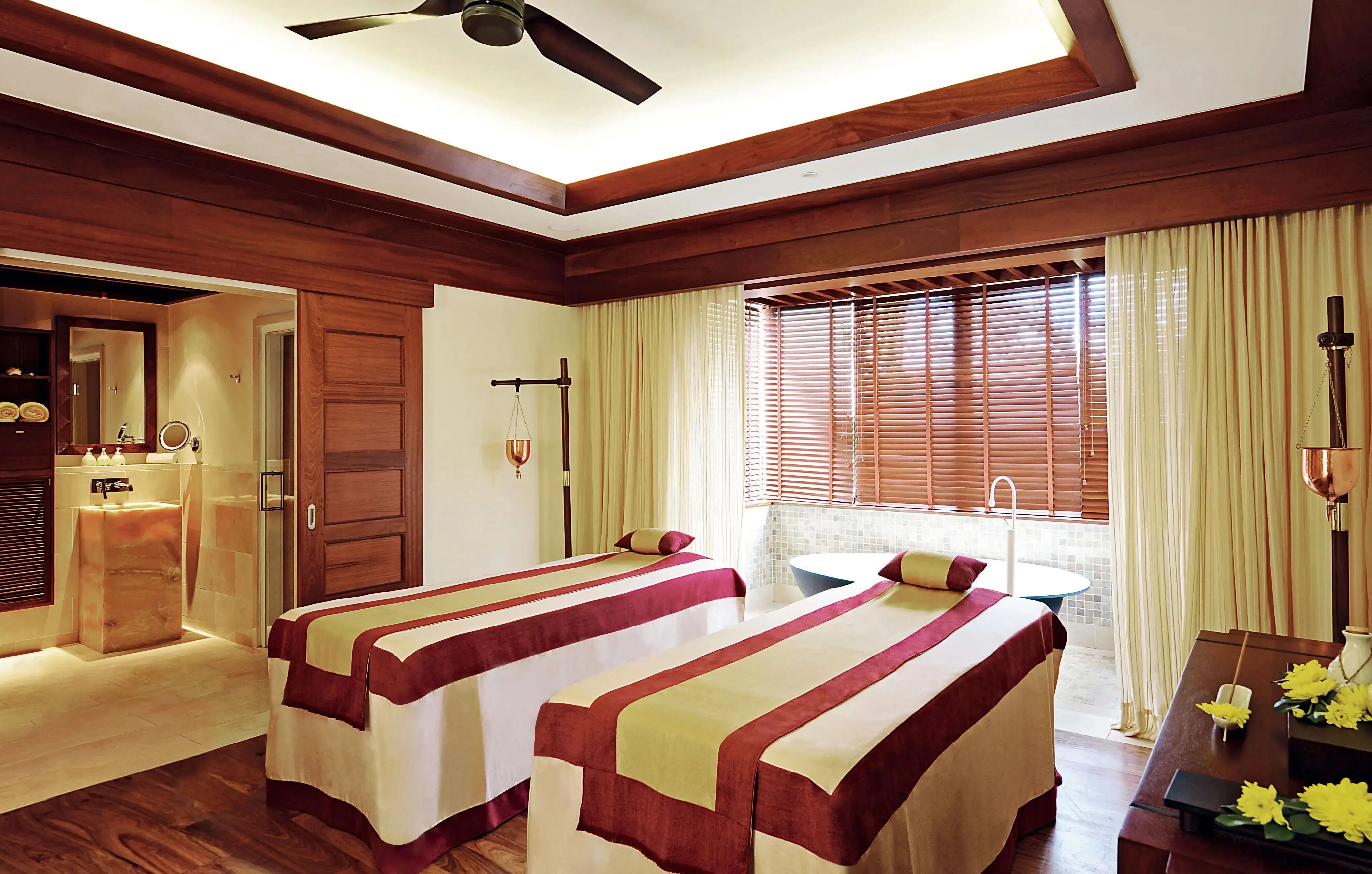 Le_Jadis_Beach_Resort_Angsana Spa & Wellness_treatment suite.webp