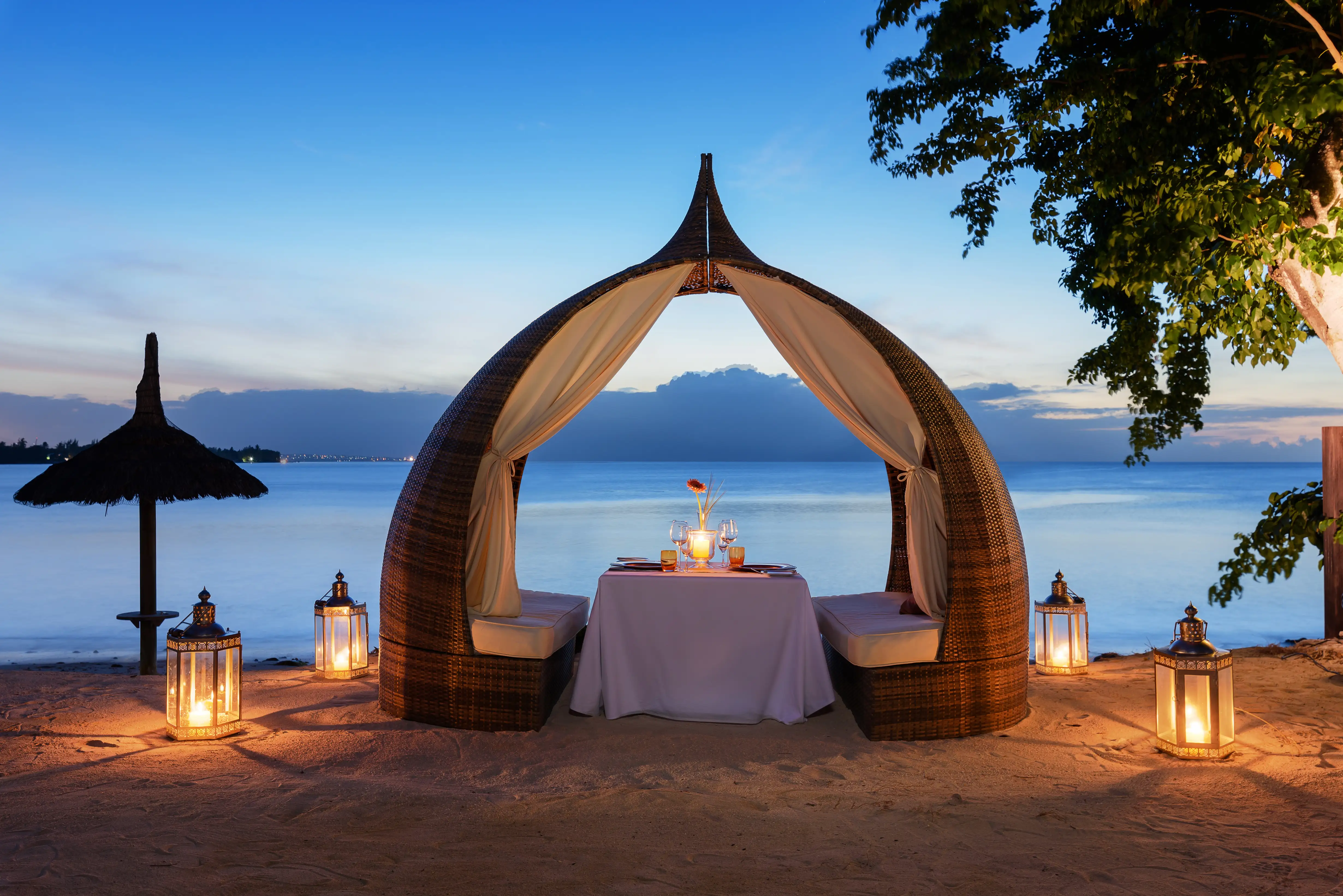Le_Jadis_Beach_Resort_Destination Dining Experience under Beach Cabana.webp