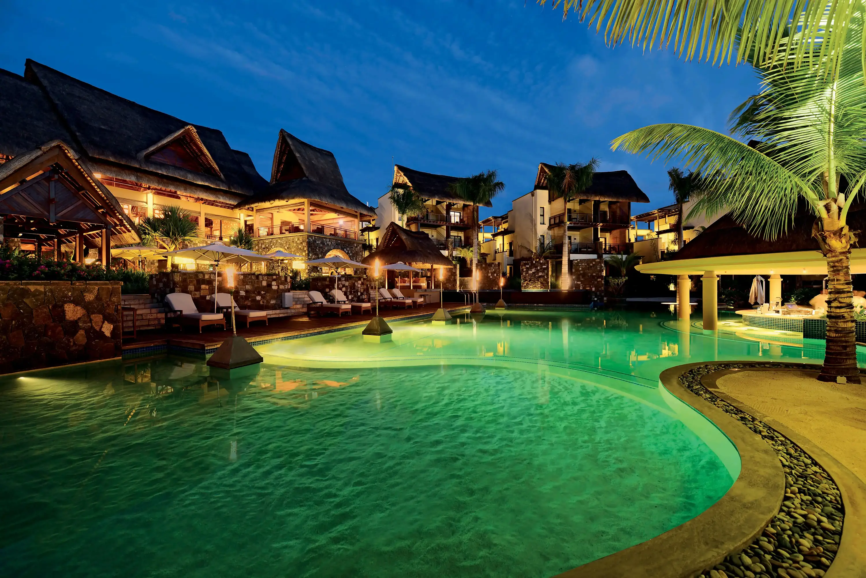 Le_Jadis_Beach_Resort_angsana_night view.webp