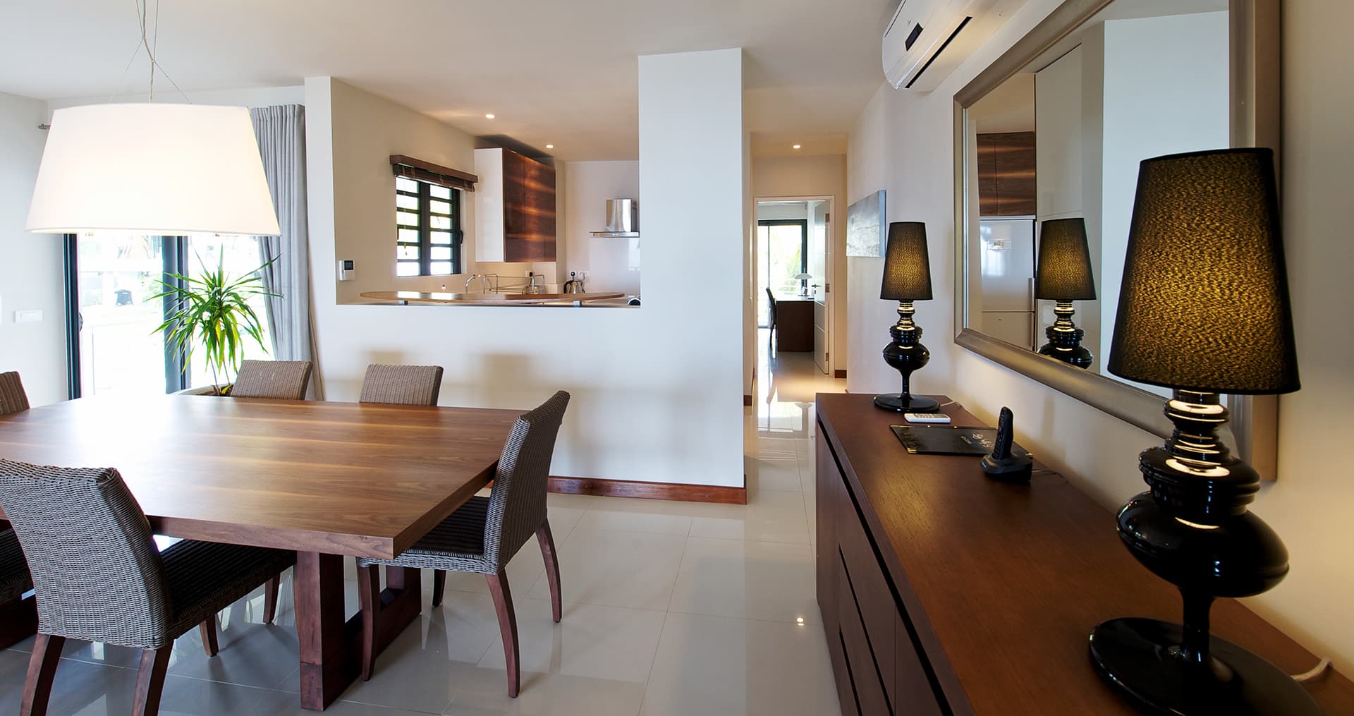 Leora By Horizon Holidays - Beachfront Apartment