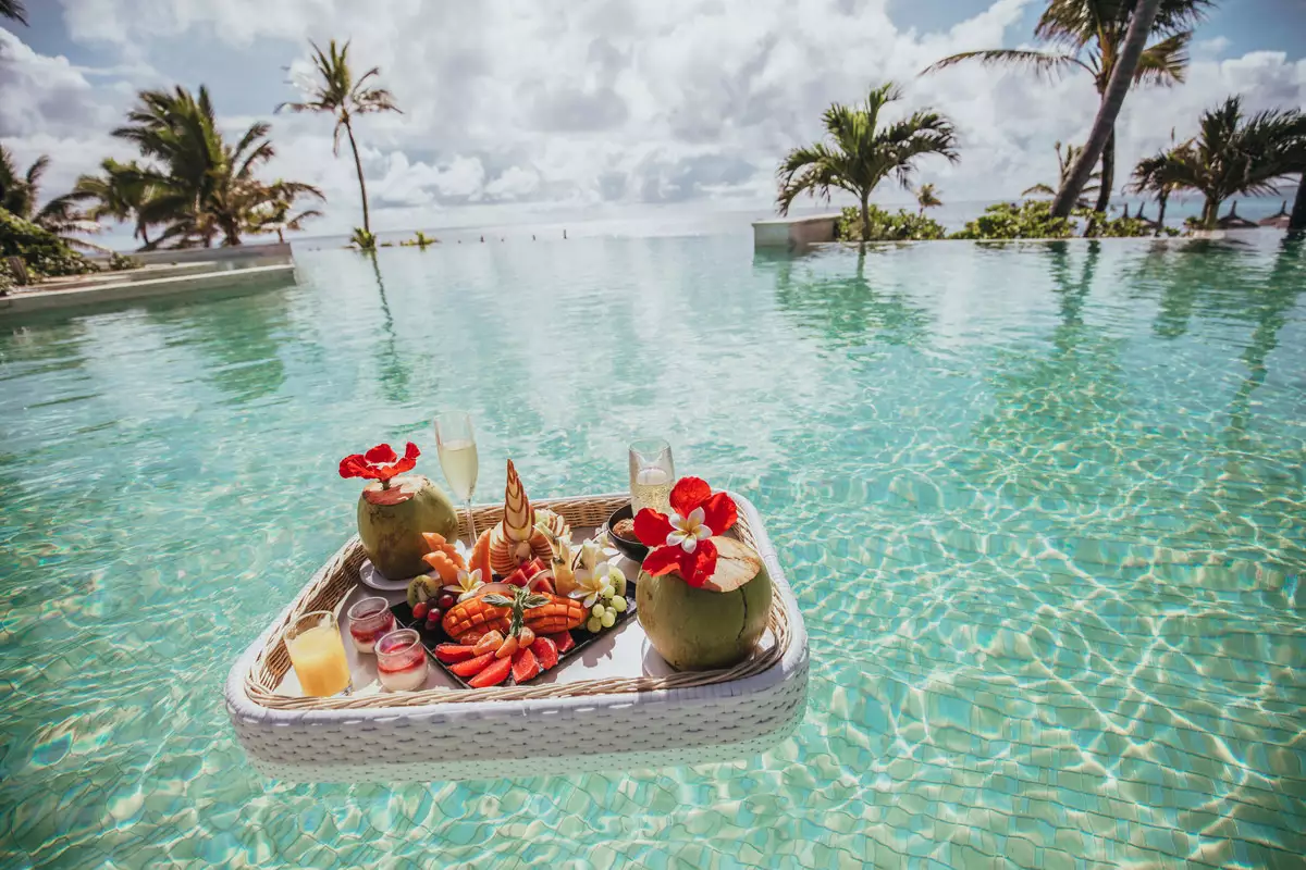 Long Beach A Sun Resort-FLOATING-BREAKFAST (2).webp