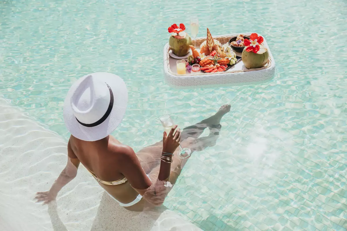 Long Beach A Sun Resort-FLOATING-BREAKFAST.webp