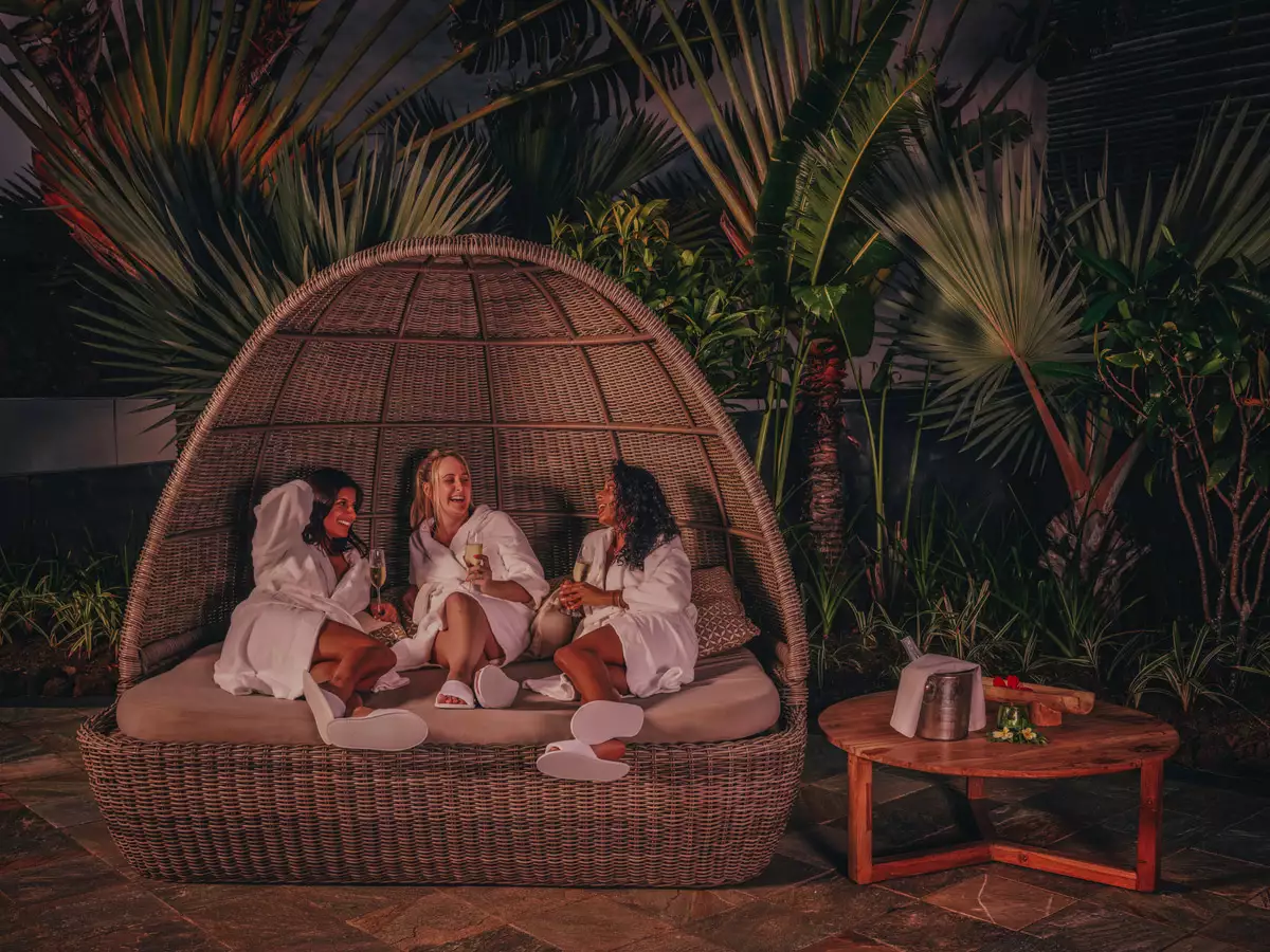 Long Beach A Sun Resort-GIRLS-SPA-PARTY.webp