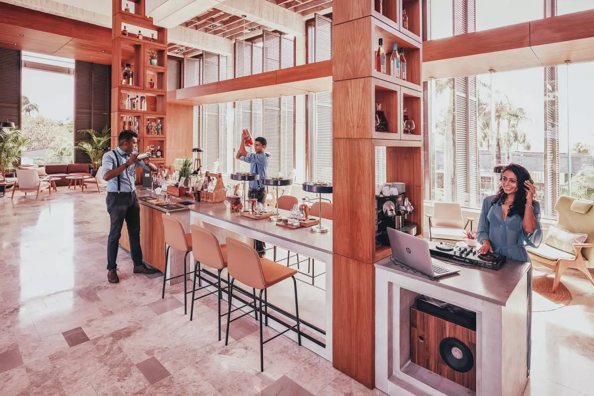 Long Beach A Sun Resort_-LIVING-ROOM-COCKTAILS.webp