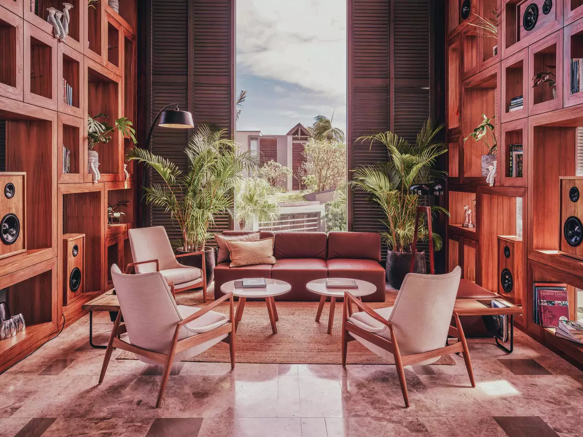 Long Beach A Sun Resort_-LIVING-ROOM-SEATING-AREA.webp