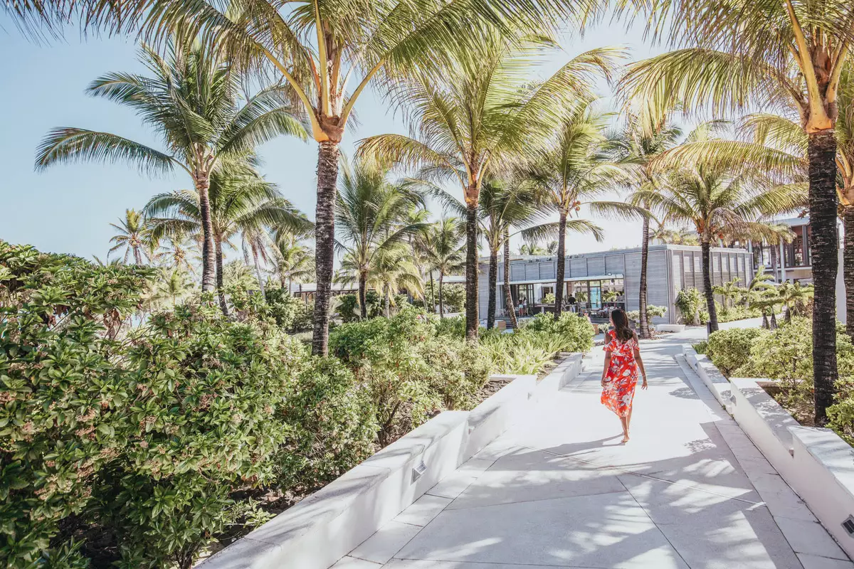 Long Beach A Sun Resort_-SHORES-BAR (2).webp