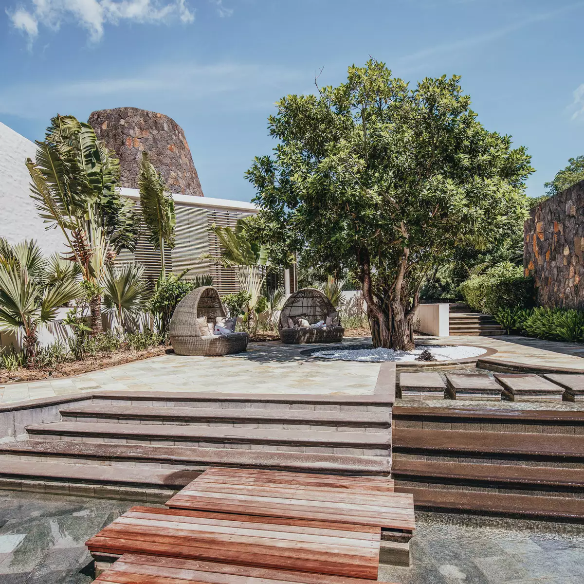 Long Beach A Sun Resort_Spa_Cinq_Mondes.webp