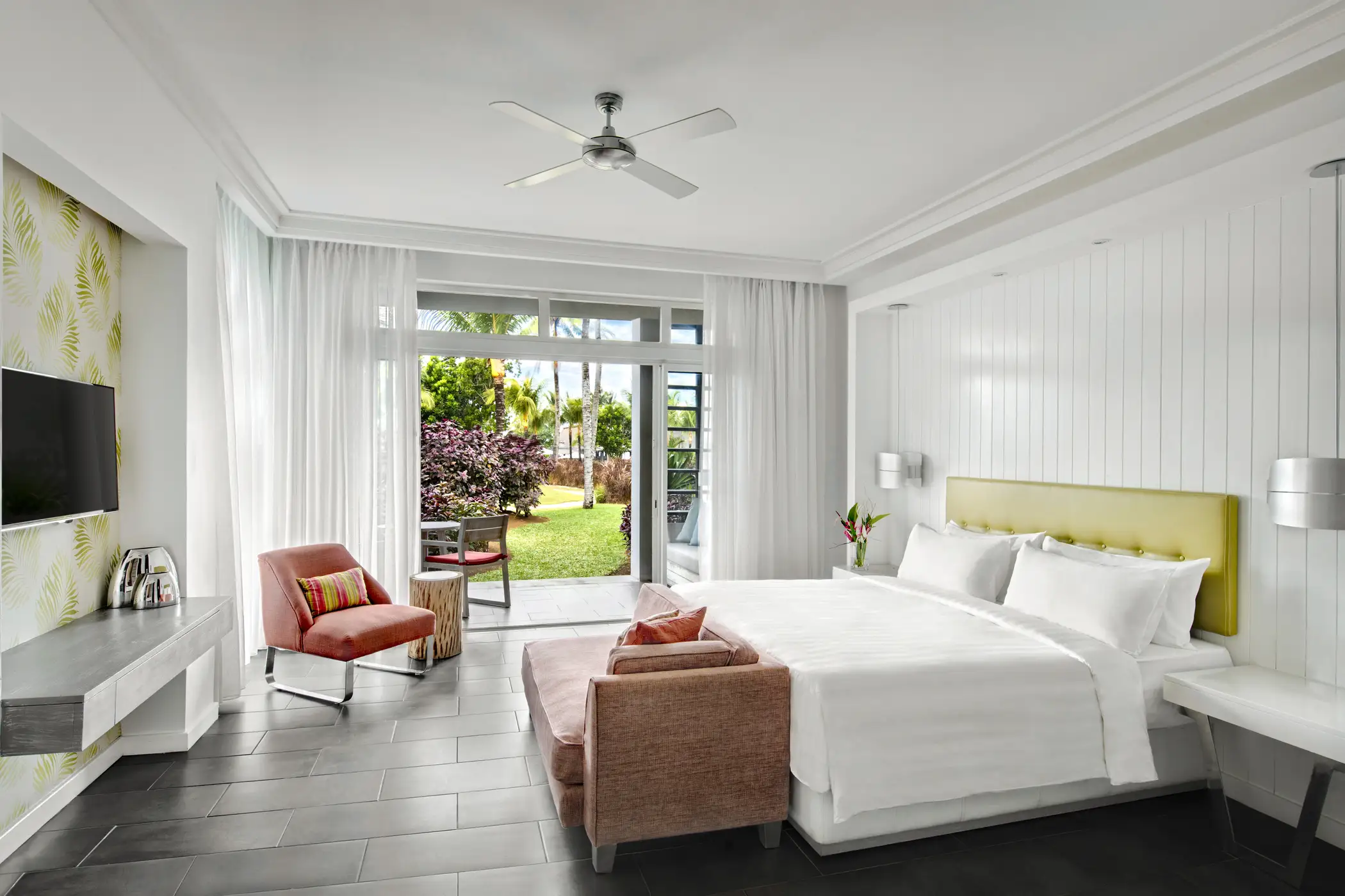 Junior Suite with Pool Access