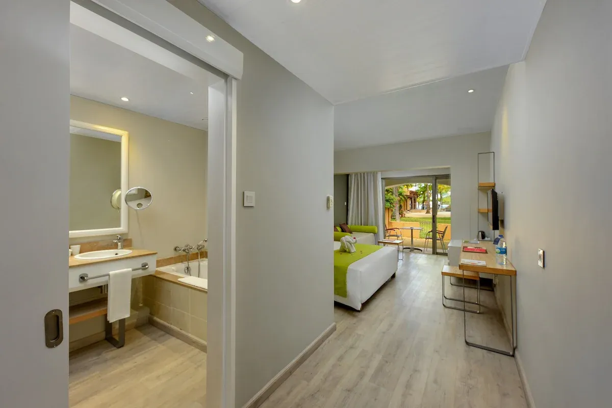 Mauricia Beachcomber Resort & Spa