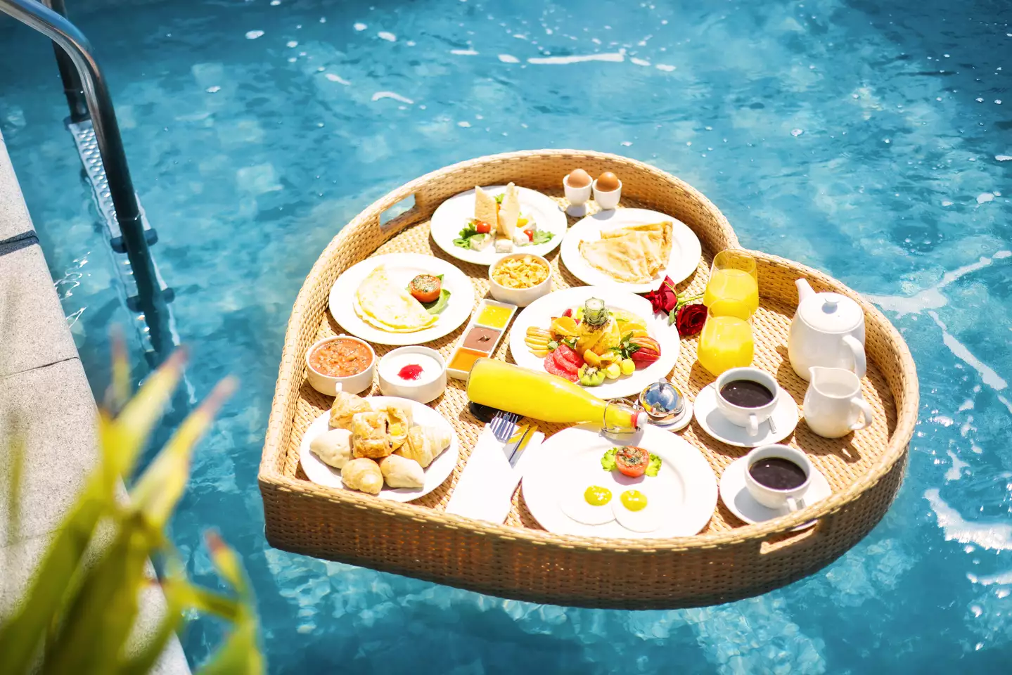 Mythic-Suites-And-Villas-Penthouse-Pool-Suite-Floating-breakfast.webp