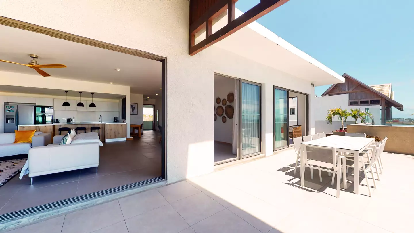 Mythic-Suites-And-Villas-Penthouse-Pool-Suite-Terrasse (2).webp