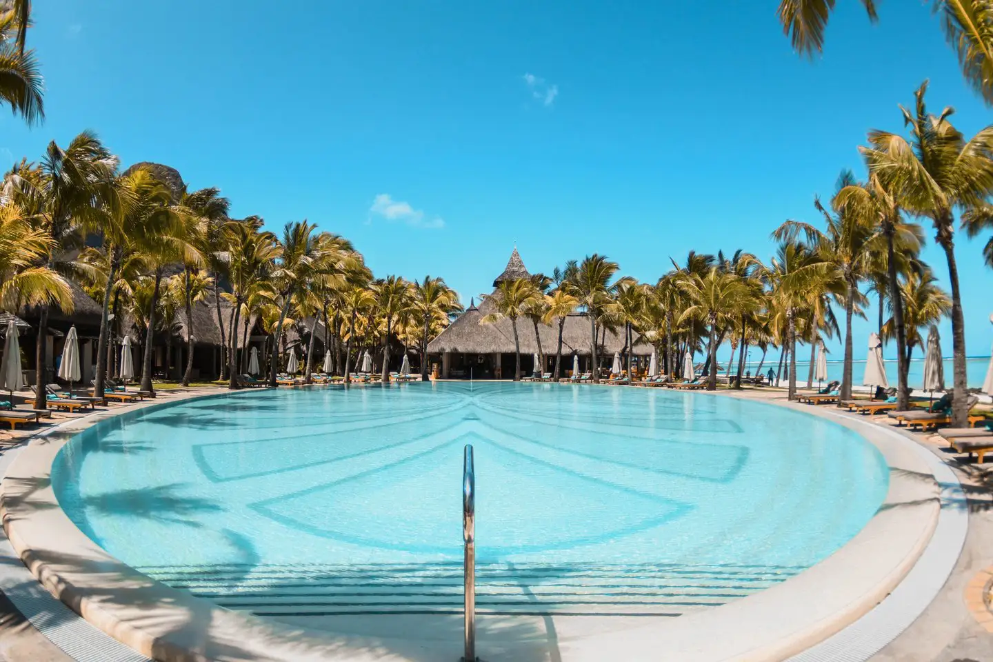 Paradis Beachcomber Golf Resort & Spa 2.webp