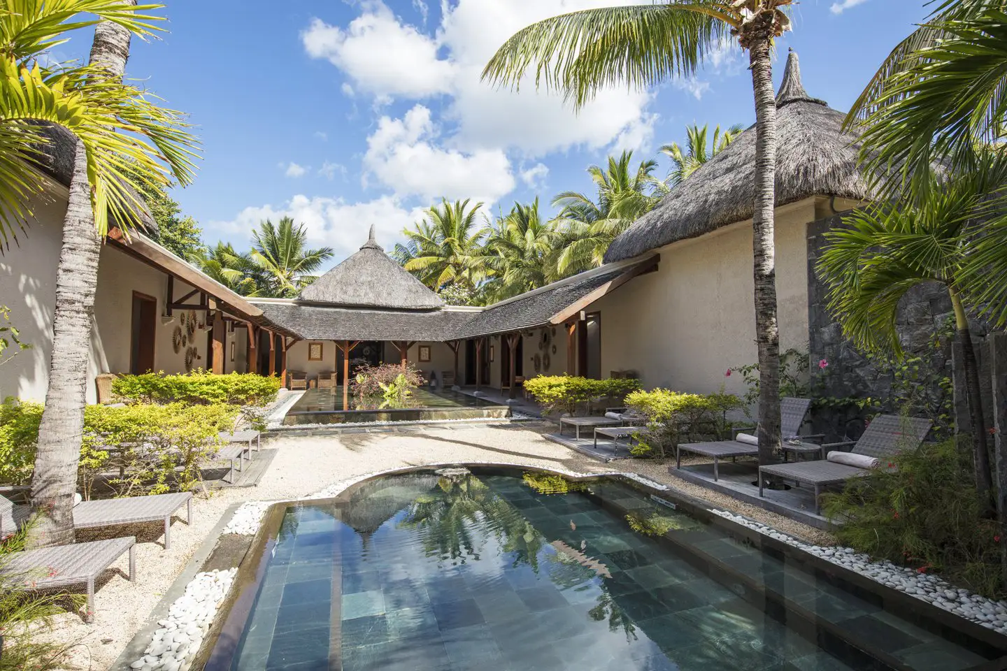 Paradis Beachcomber Golf Resort & Spa 8.webp