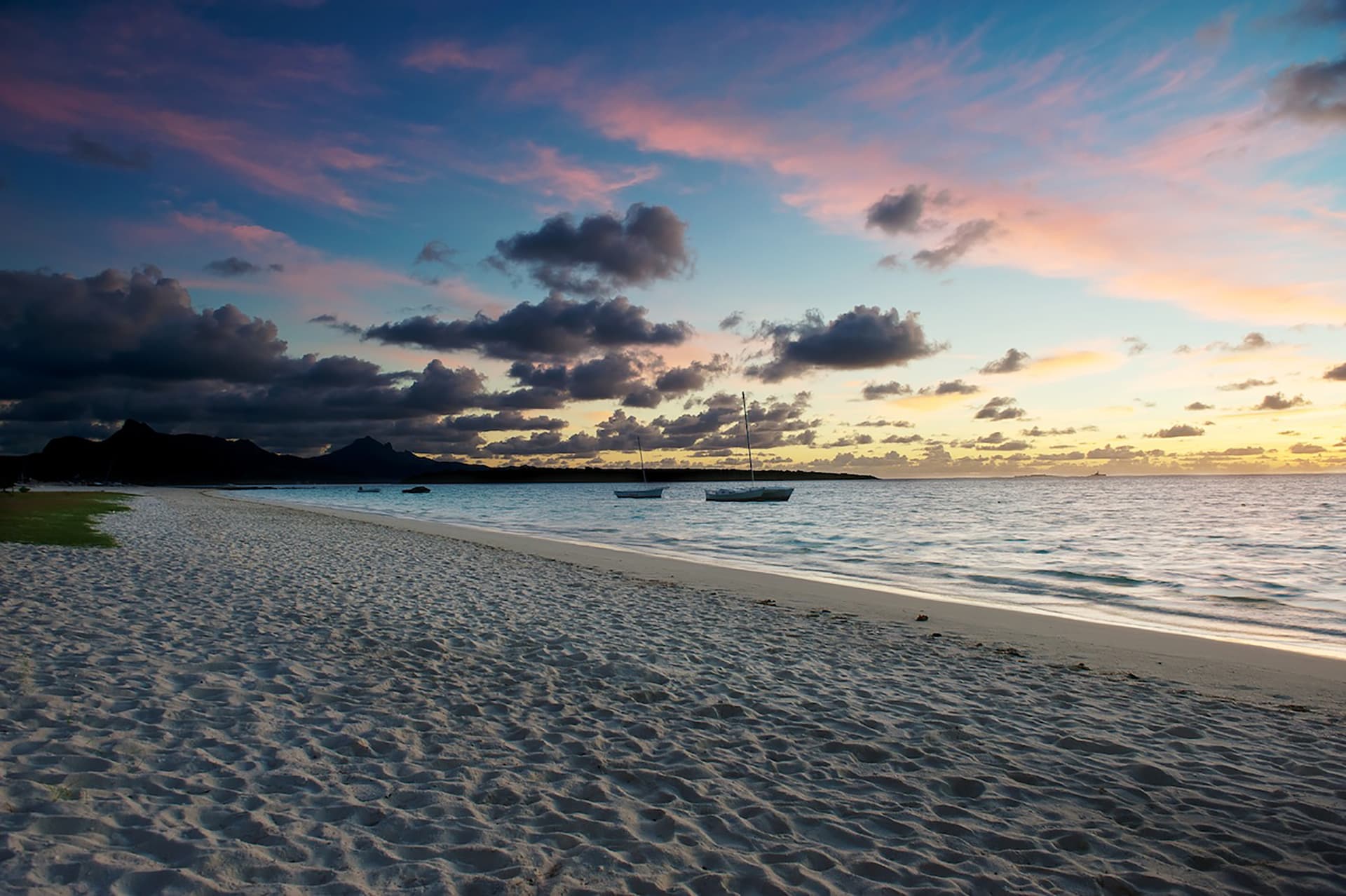 Paradise Beach By Horizon Holidays (5).jpg