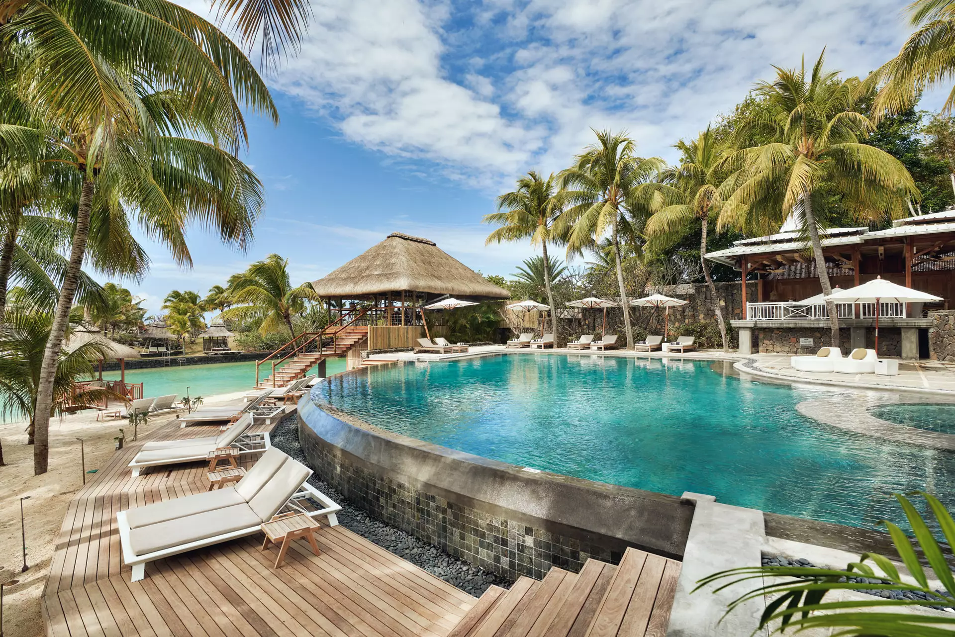 Paradise Cove - Main Pool - Mauritius.com (3).webp