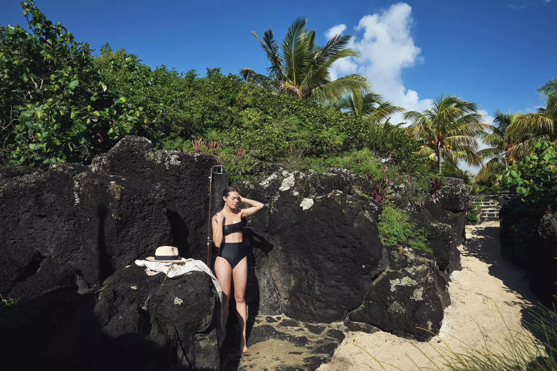 Paradise Cove - Outdoor Shower - Mauritius.com (2).webp