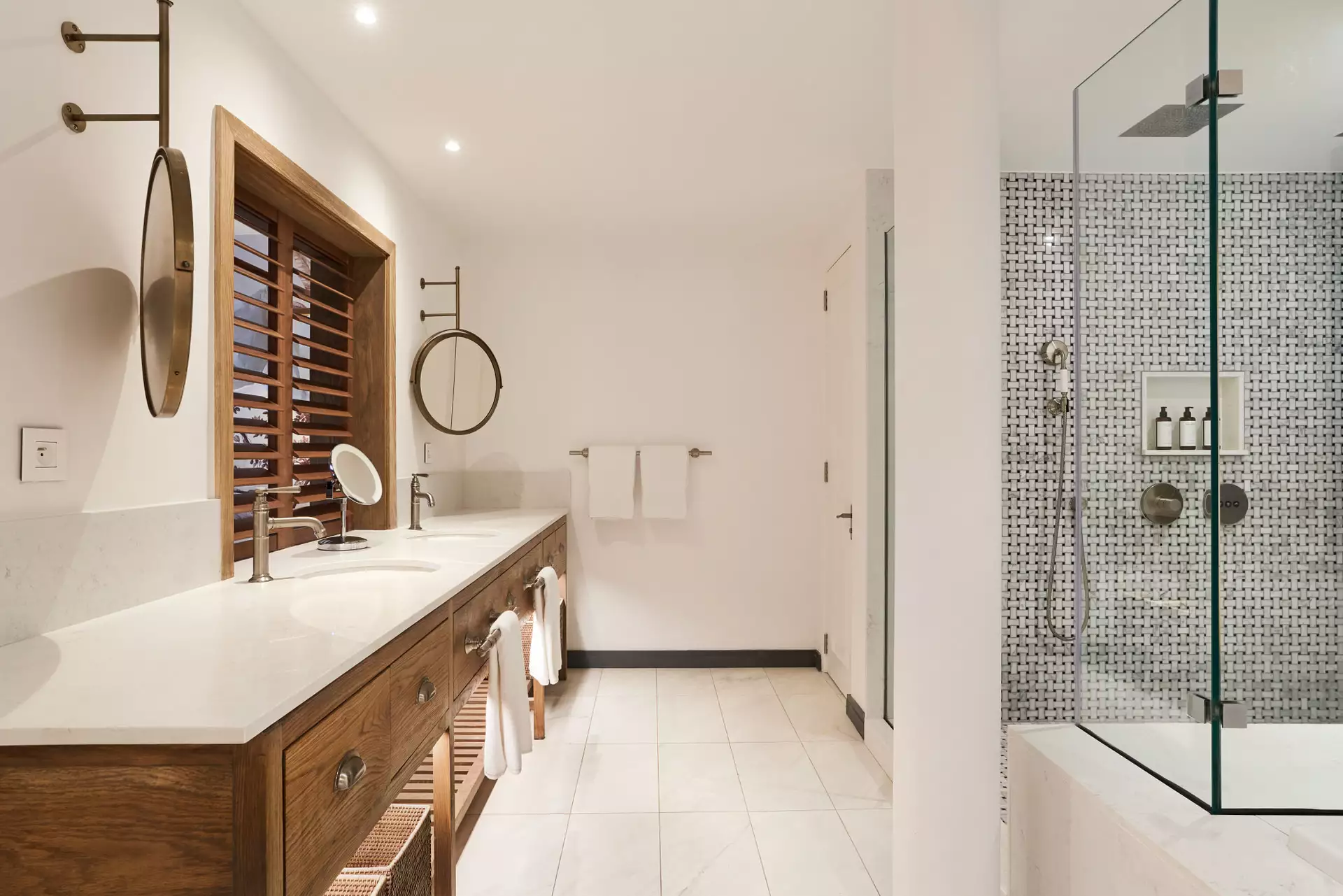 Paradise Cove - Senior Suite - Mauritius.com (4).webp