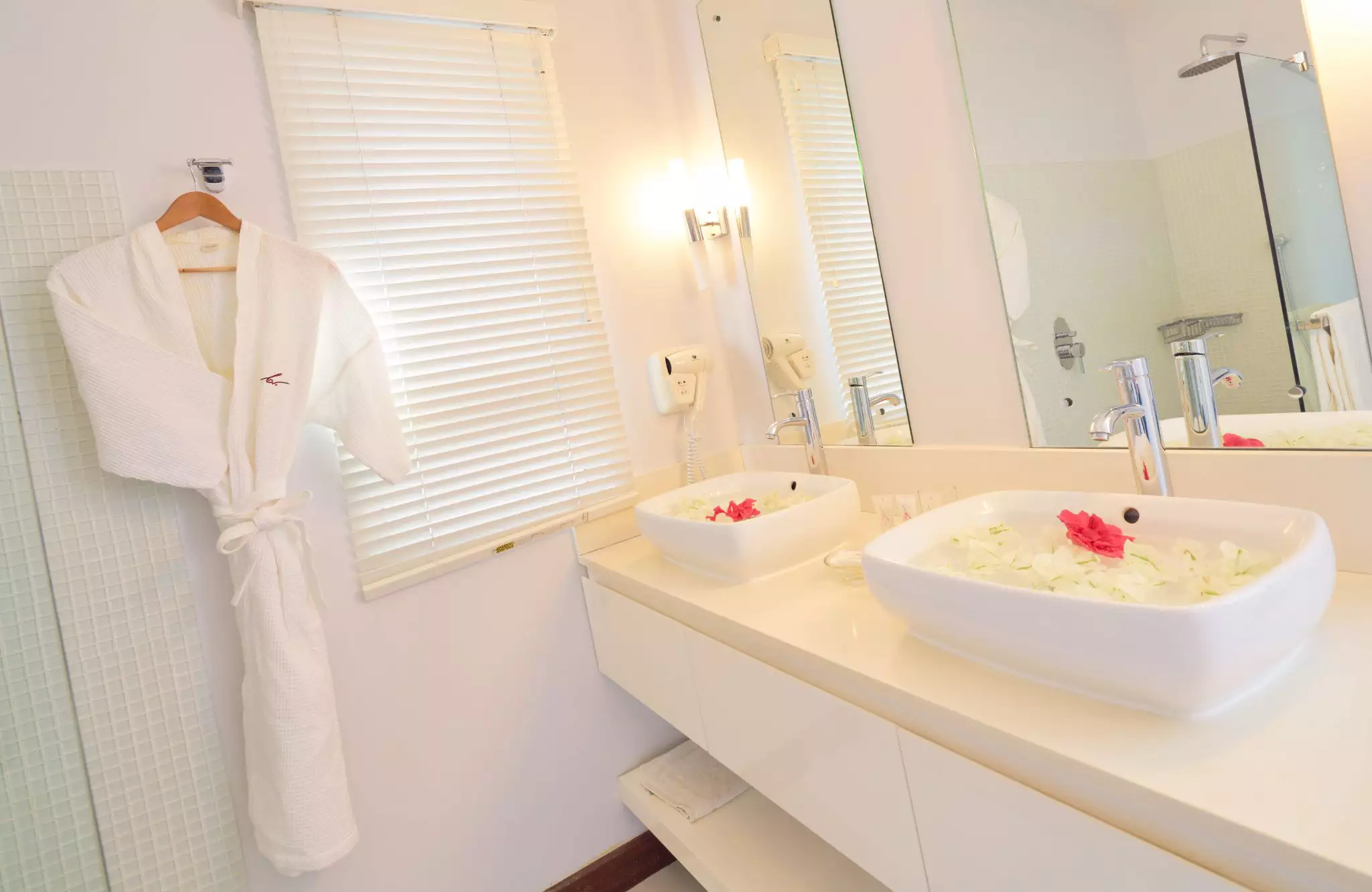 Plage Bleu Suite Bathroom.webp