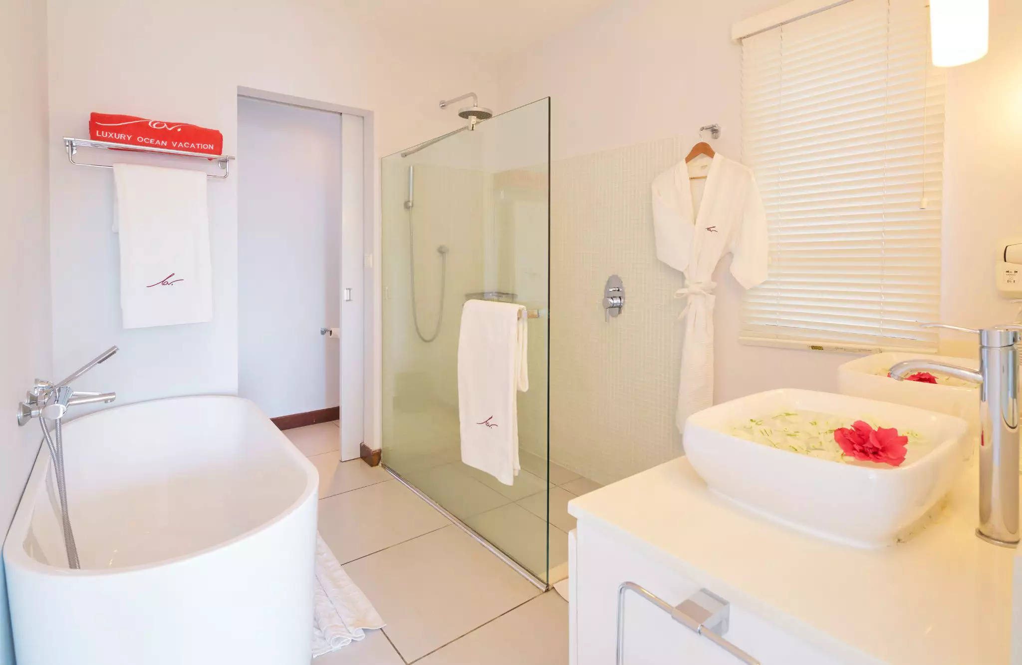 Plage Bleu Suite Master Bathroom.webp