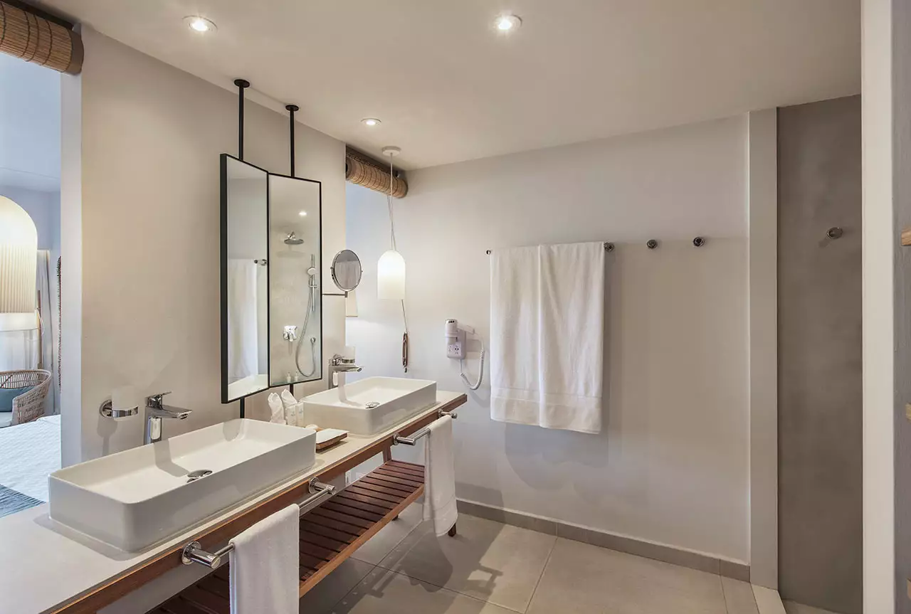 Preskil Island Resort_Preskil Island Resort_Superior-(4).webp