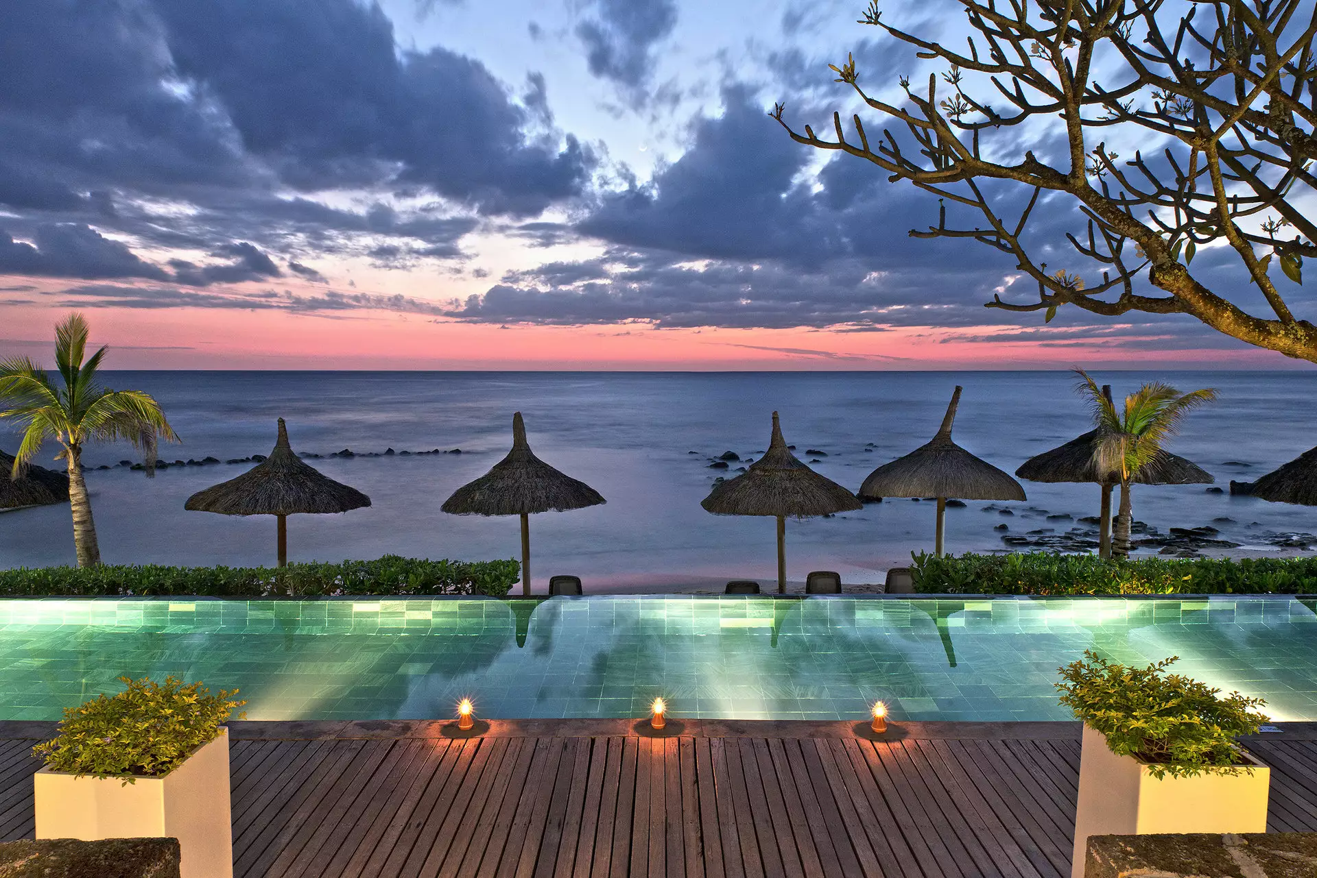 Recif Attitude - Pool Night- Mauritius.com (2).webp