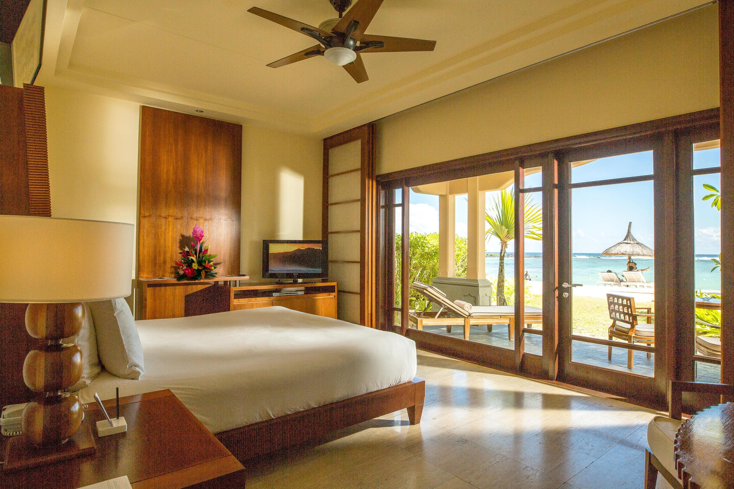 Shanti Maurice Resort and Spa - Junior_Suite_Beach_Front_Living_Room.jpg