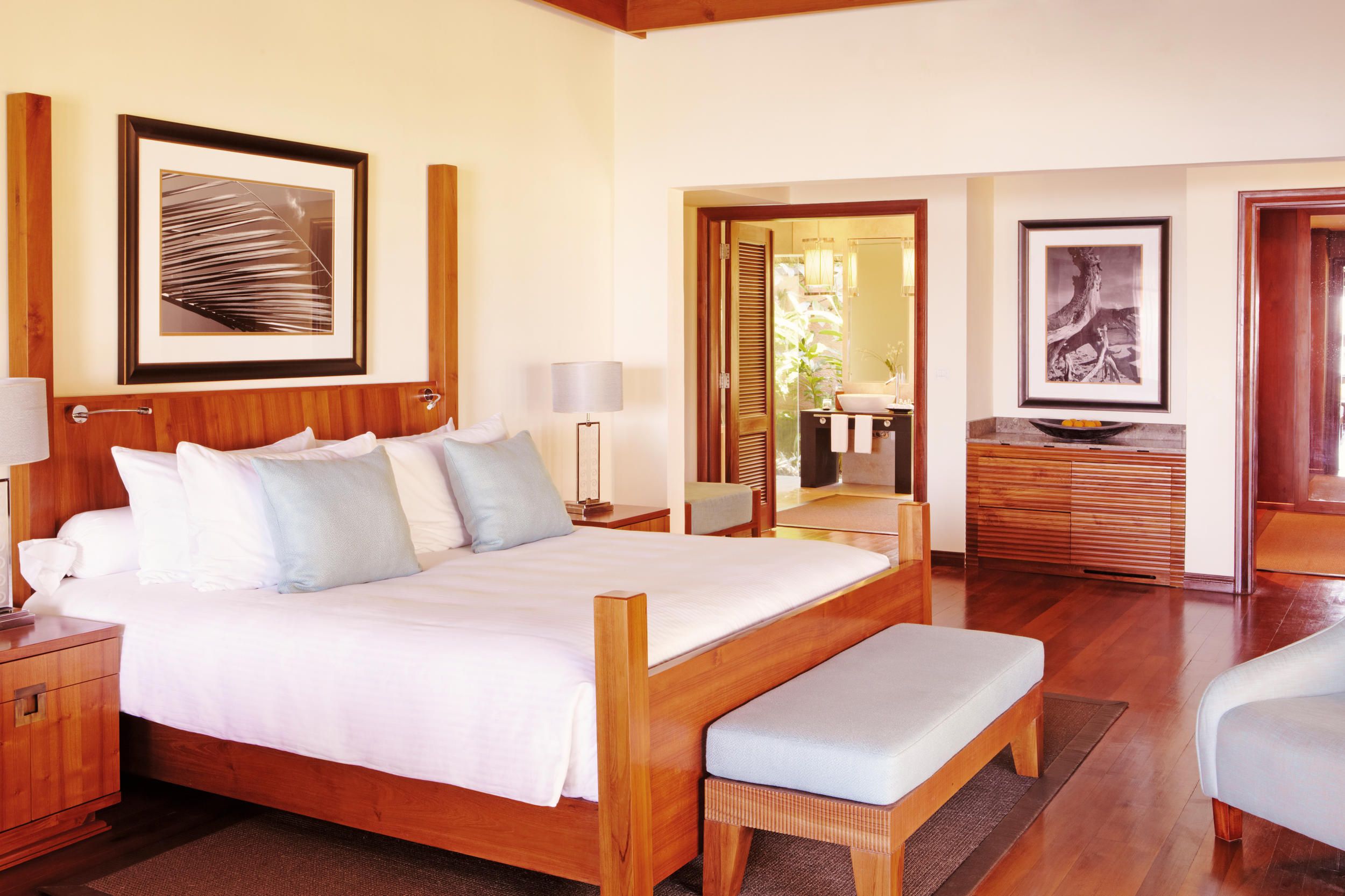 Shanti Maurice Resort and Spa - Presidential-Villa-Bedroom.jpg