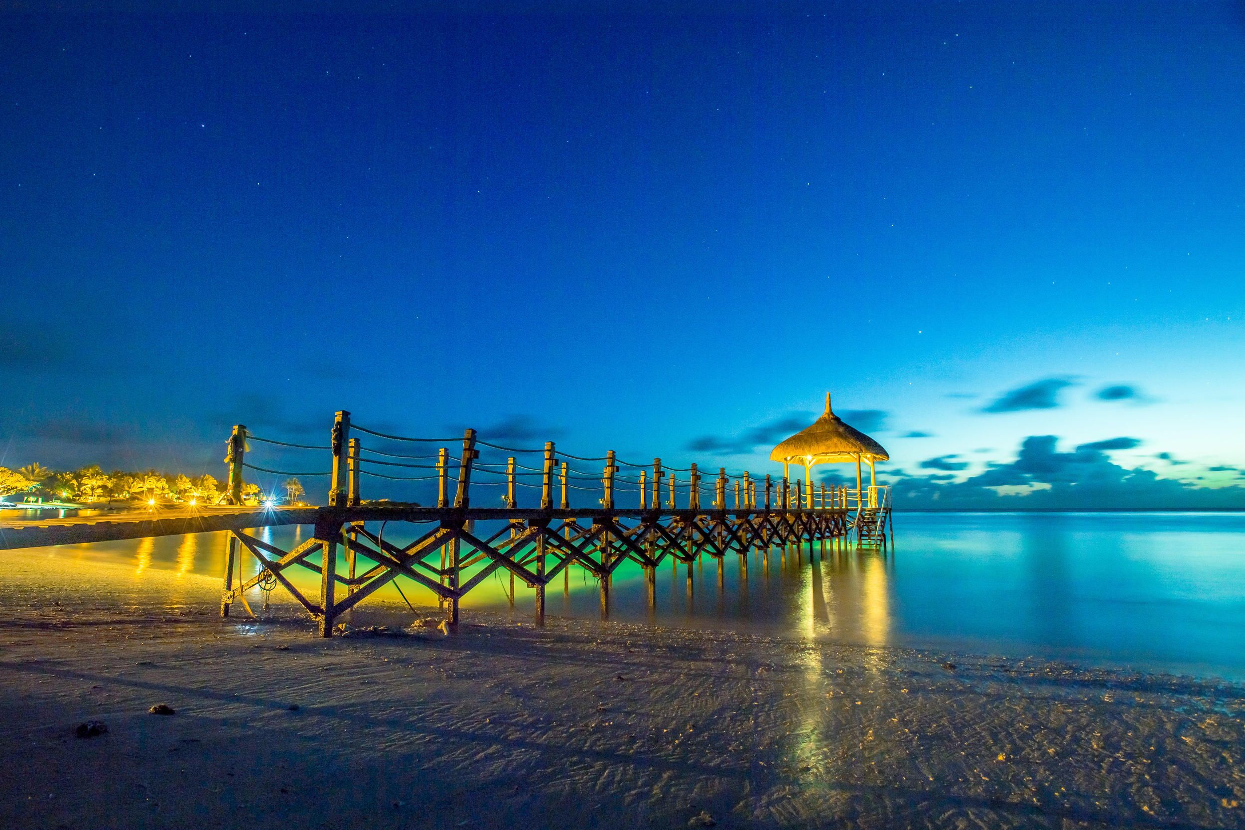 Shanti Maurice Resort and Spa - jetty_night_3.jpg