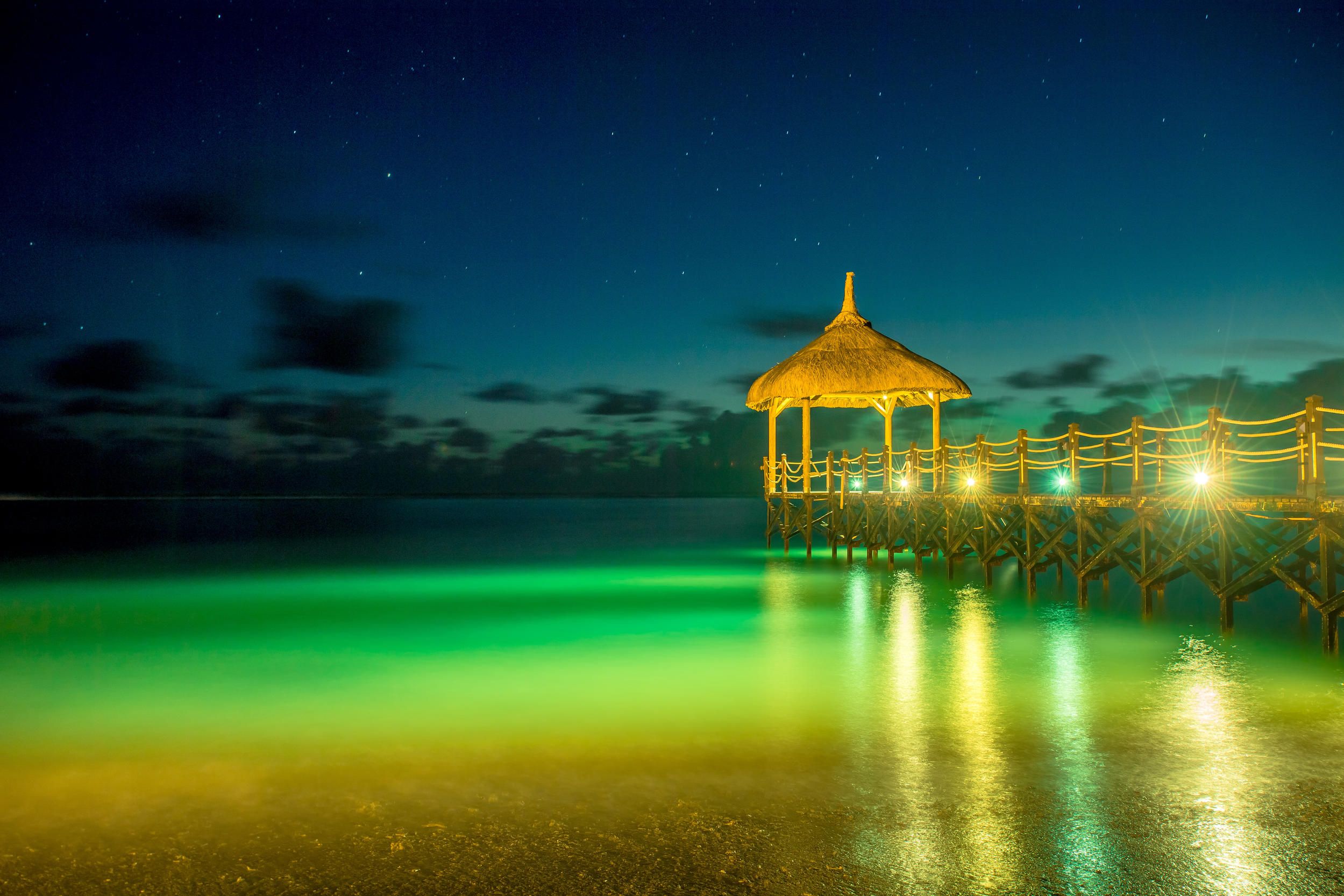 Shanti Maurice Resort and Spa - jetty_night_4.jpg