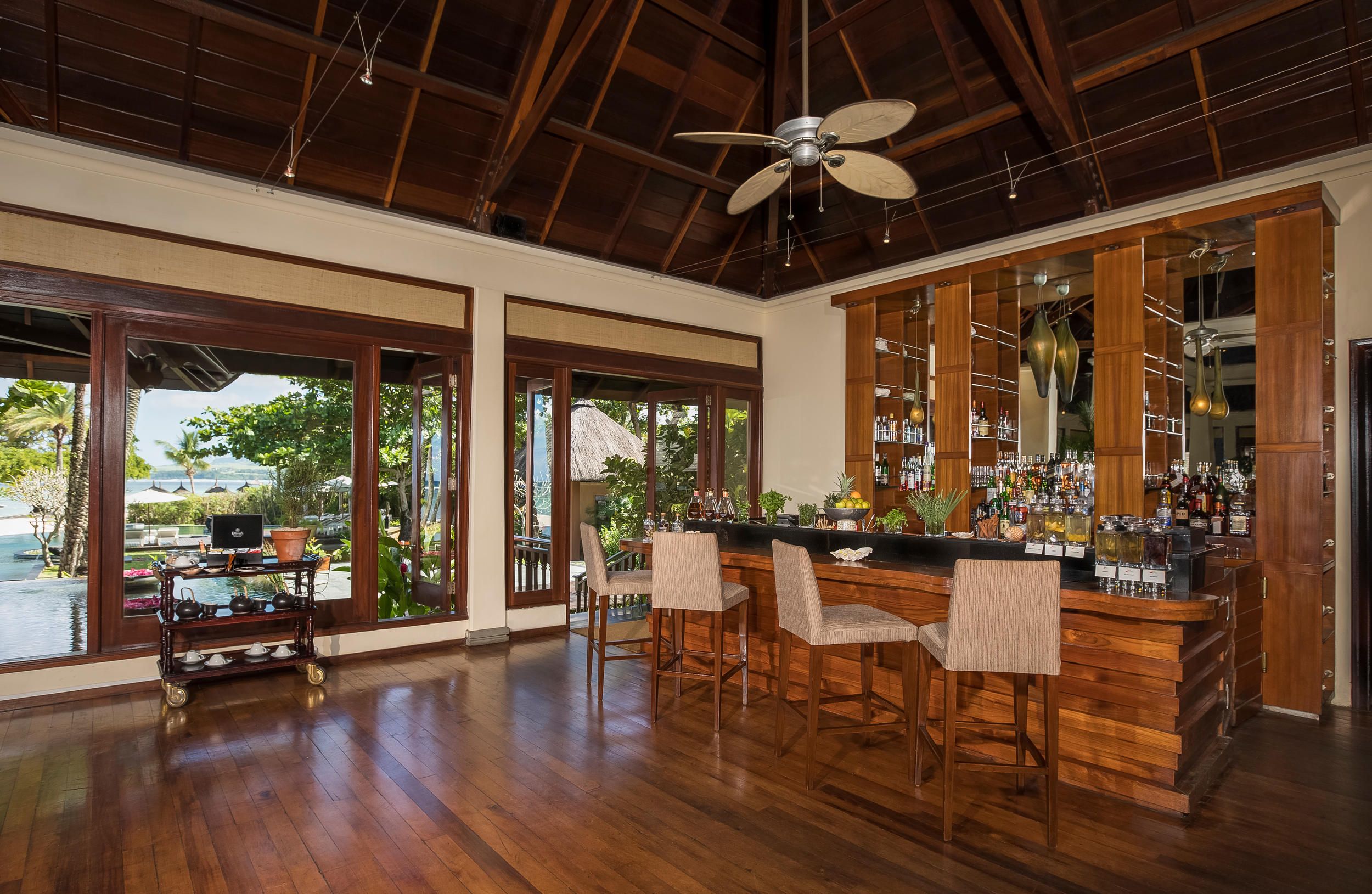 Shanti Maurice Resort and Spa - red_ginger_bar.jpg