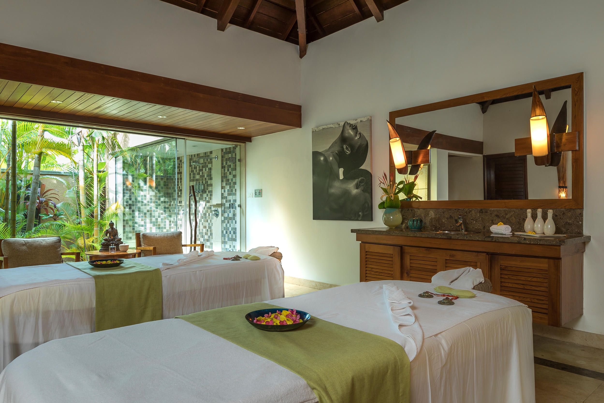 Shanti Maurice Resort and Spa - spa_couple_treatment_room.jpg