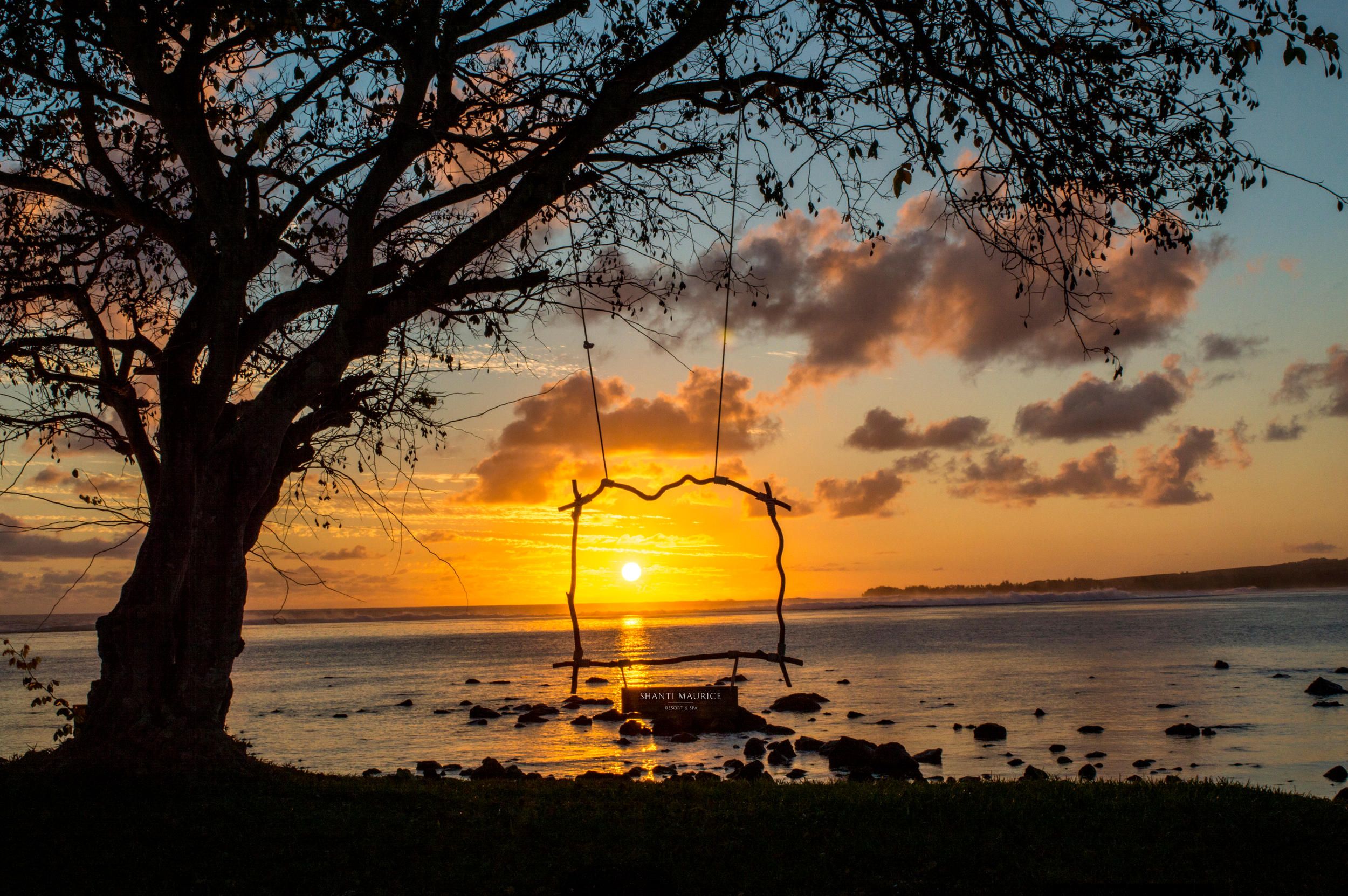 Shanti Maurice Resort and Spa - sunset_window_2.jpg