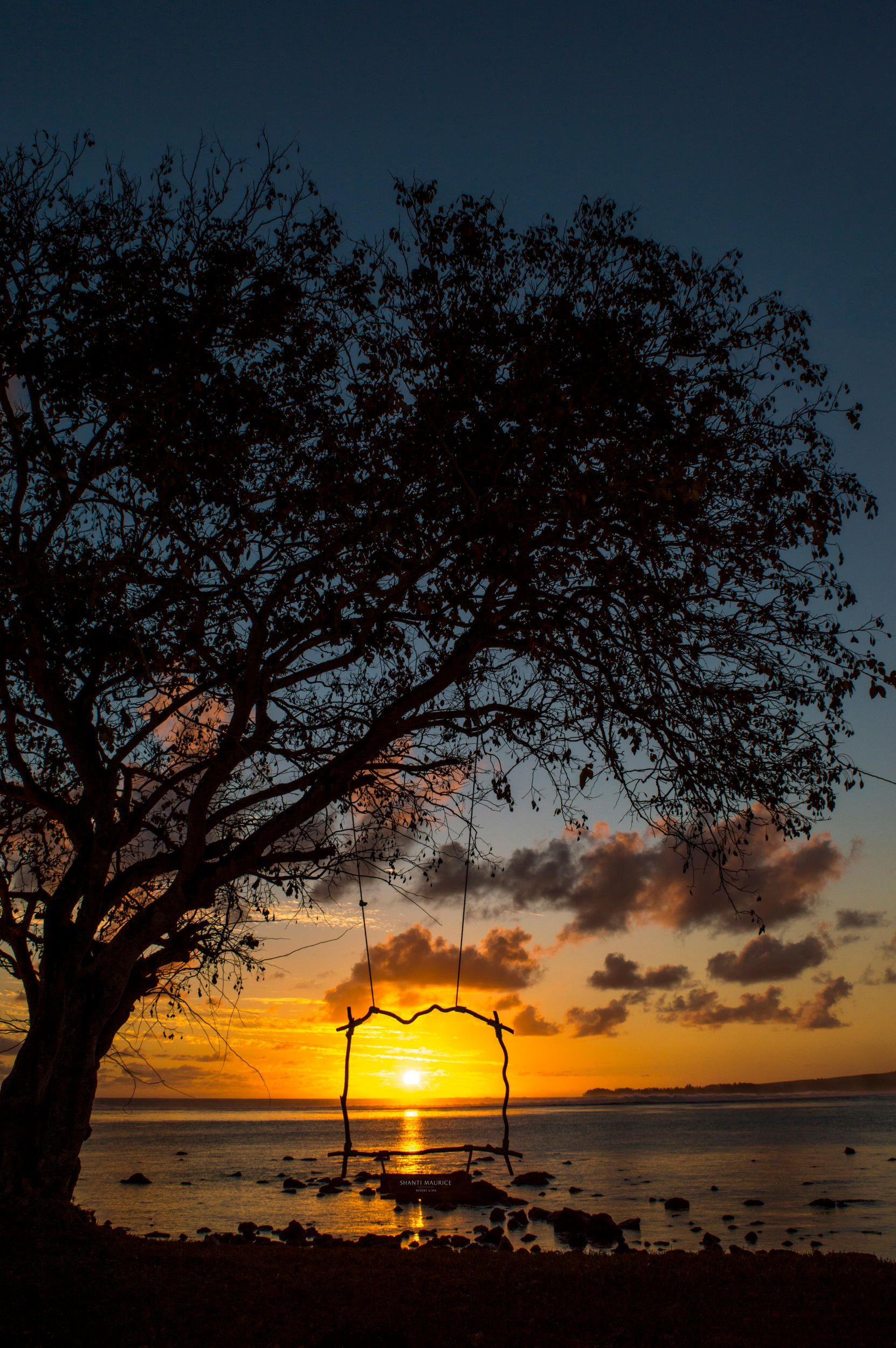 Shanti Maurice Resort and Spa - sunset_window_3.jpg