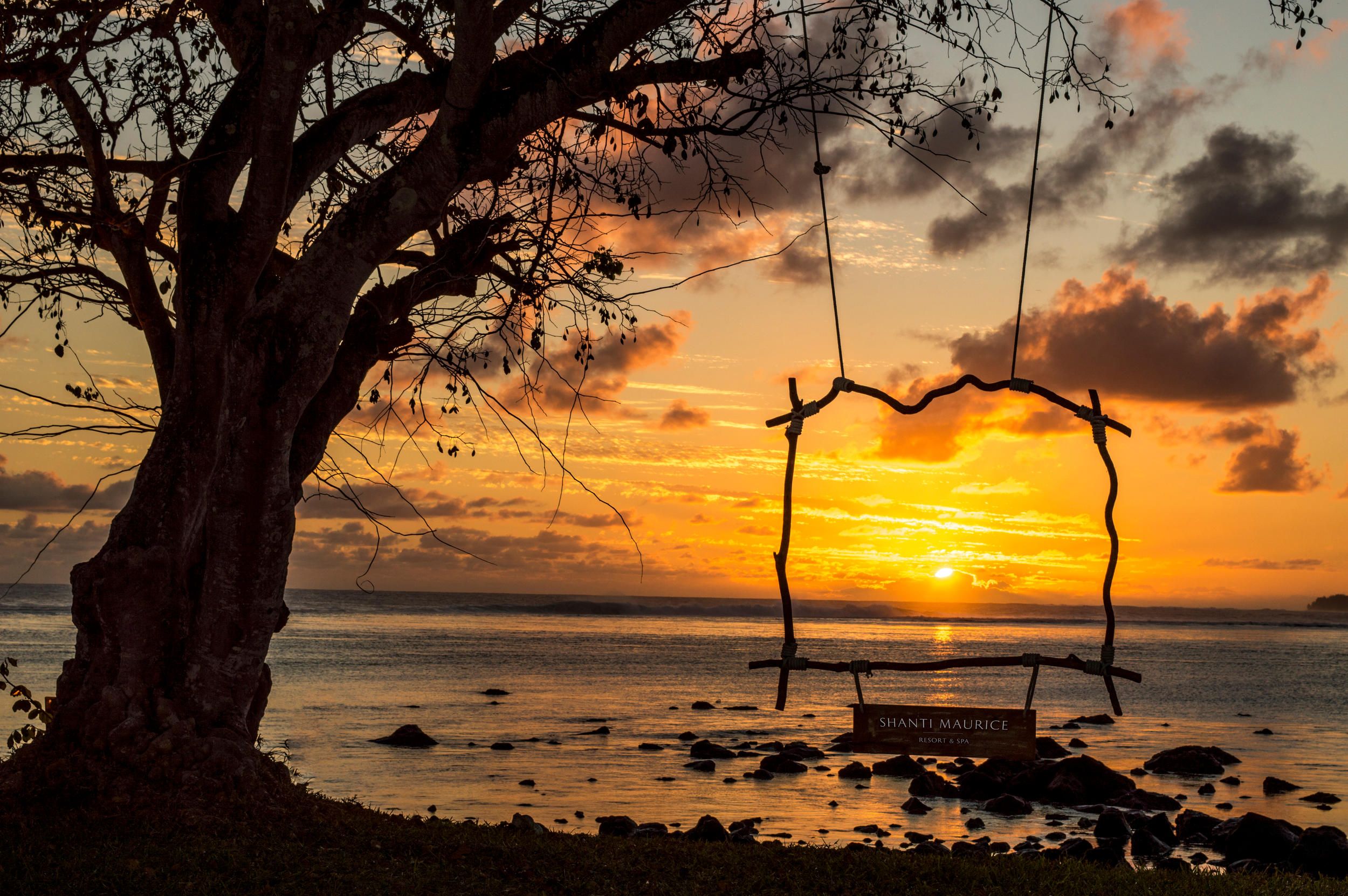 Shanti Maurice Resort and Spa - sunset_window_4.jpg