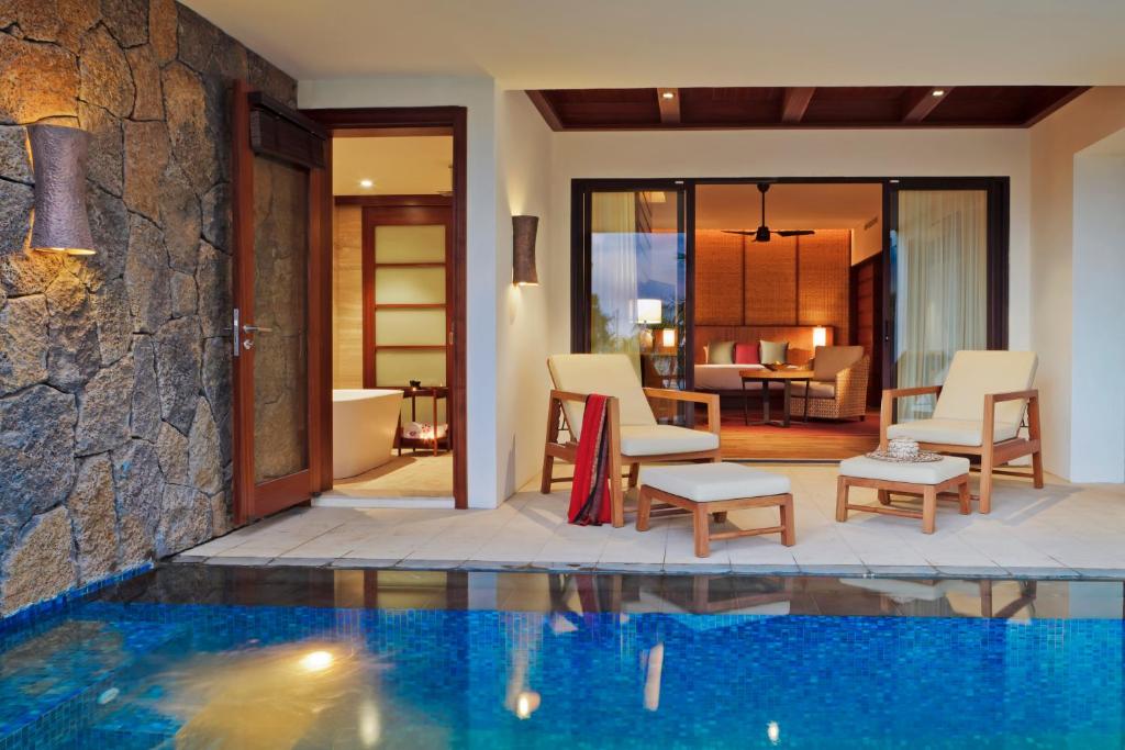 Luxury Pool Suite